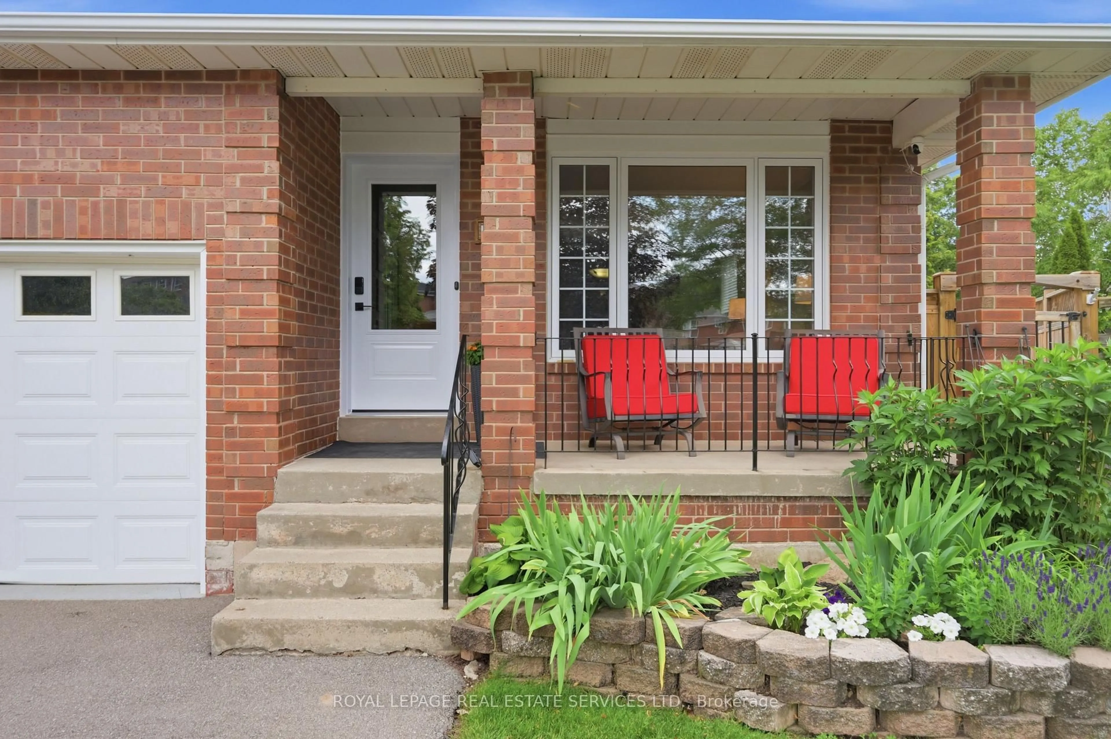 Home with brick exterior material, street for 2035 Pen St, Oakville Ontario L6H 3L2