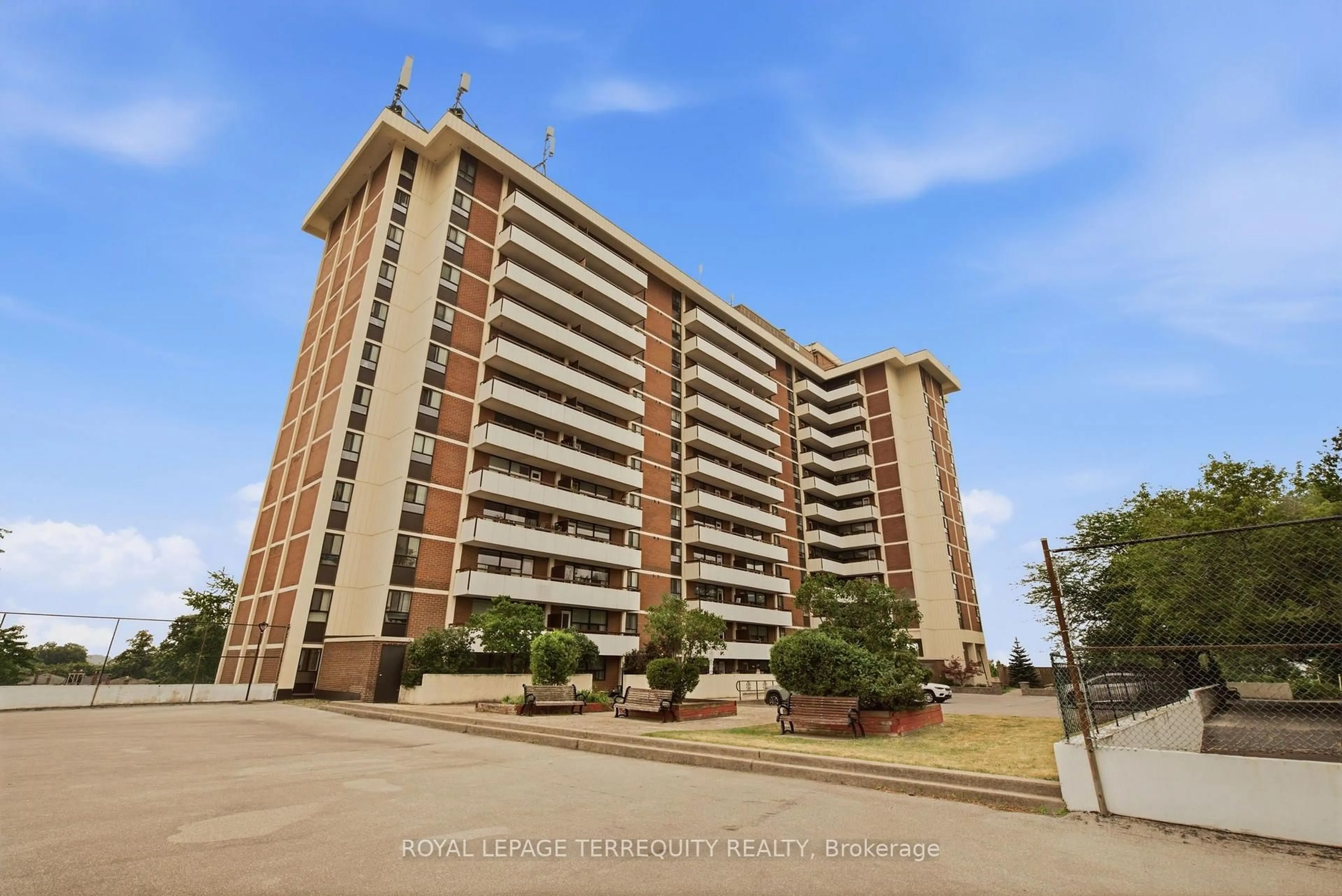 Unknown for 541 Blackthorn Ave #808, Toronto Ontario M6M 5A6