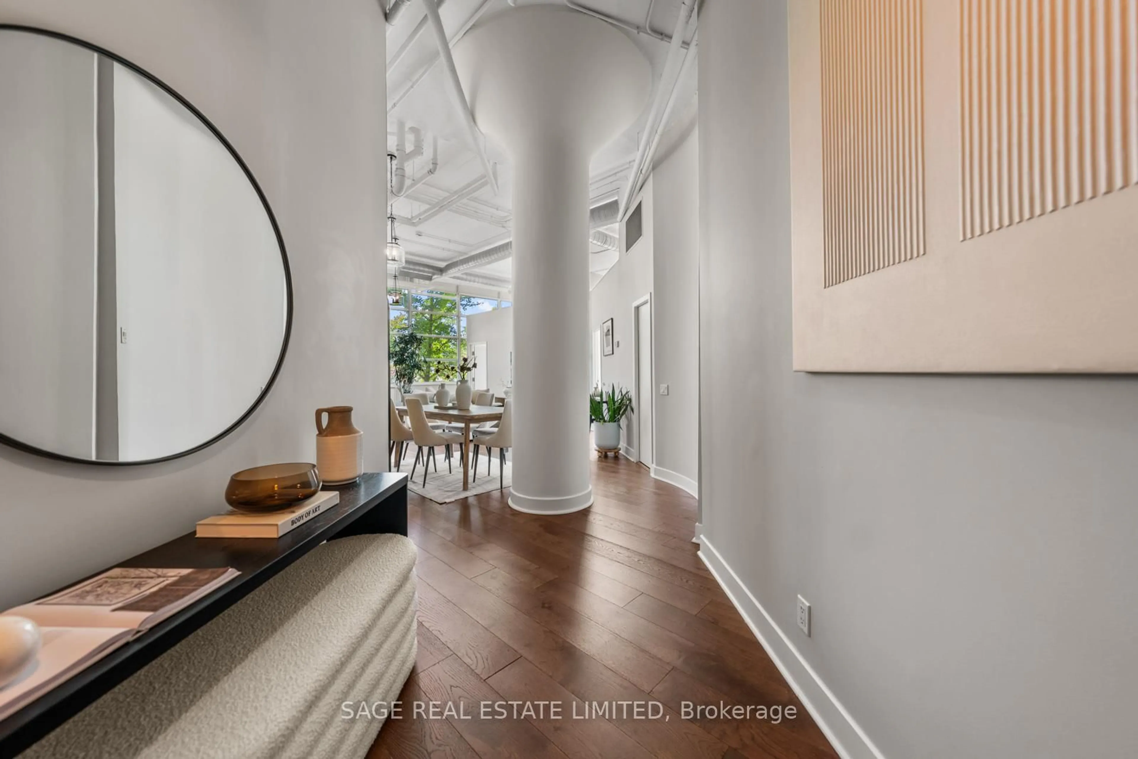 Indoor entryway for 1001 Roselawn Ave #123, Toronto Ontario M6B 4M4