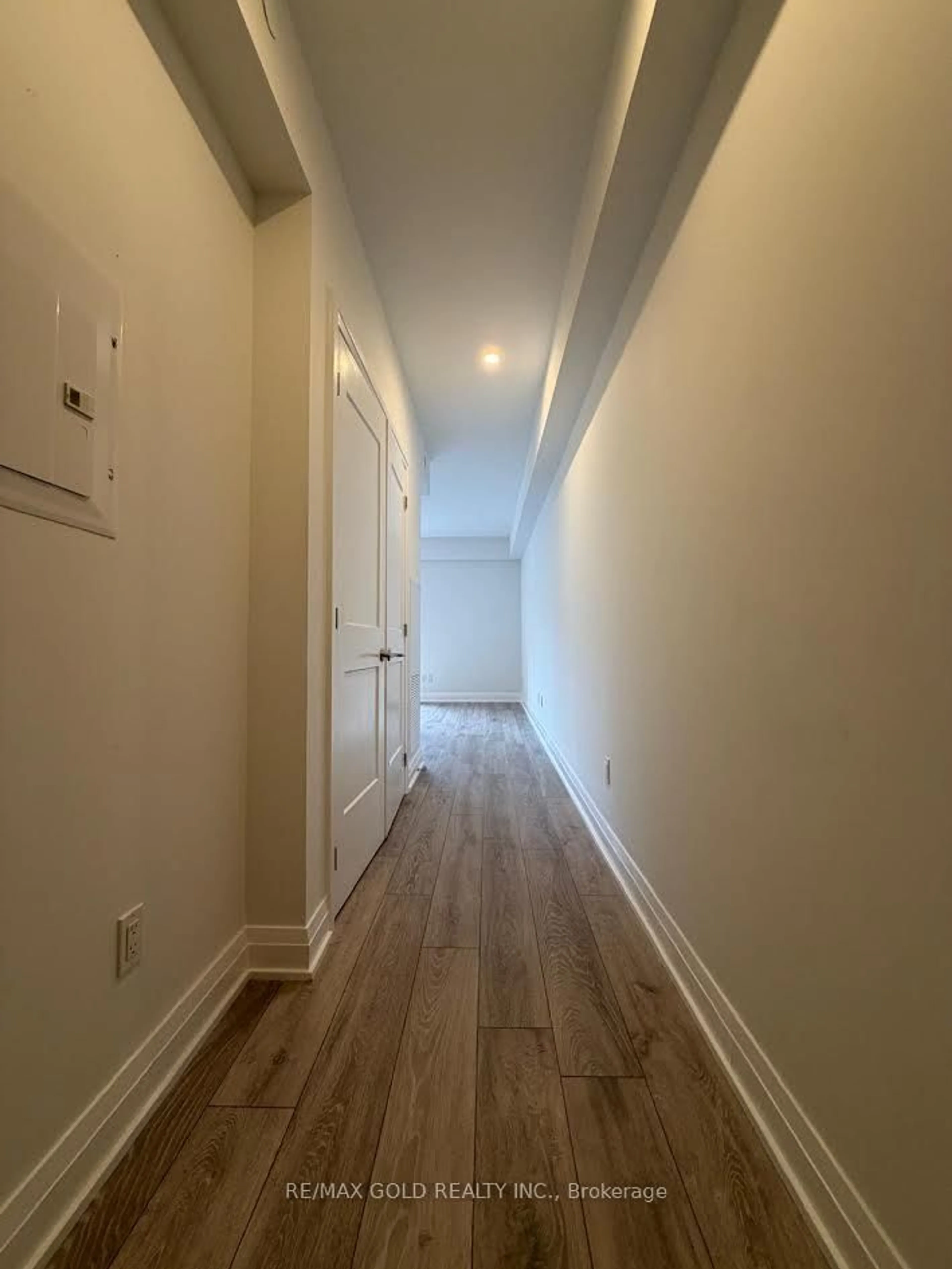 Unknown for 21 Park St #318, Mississauga Ontario L5G 0C2