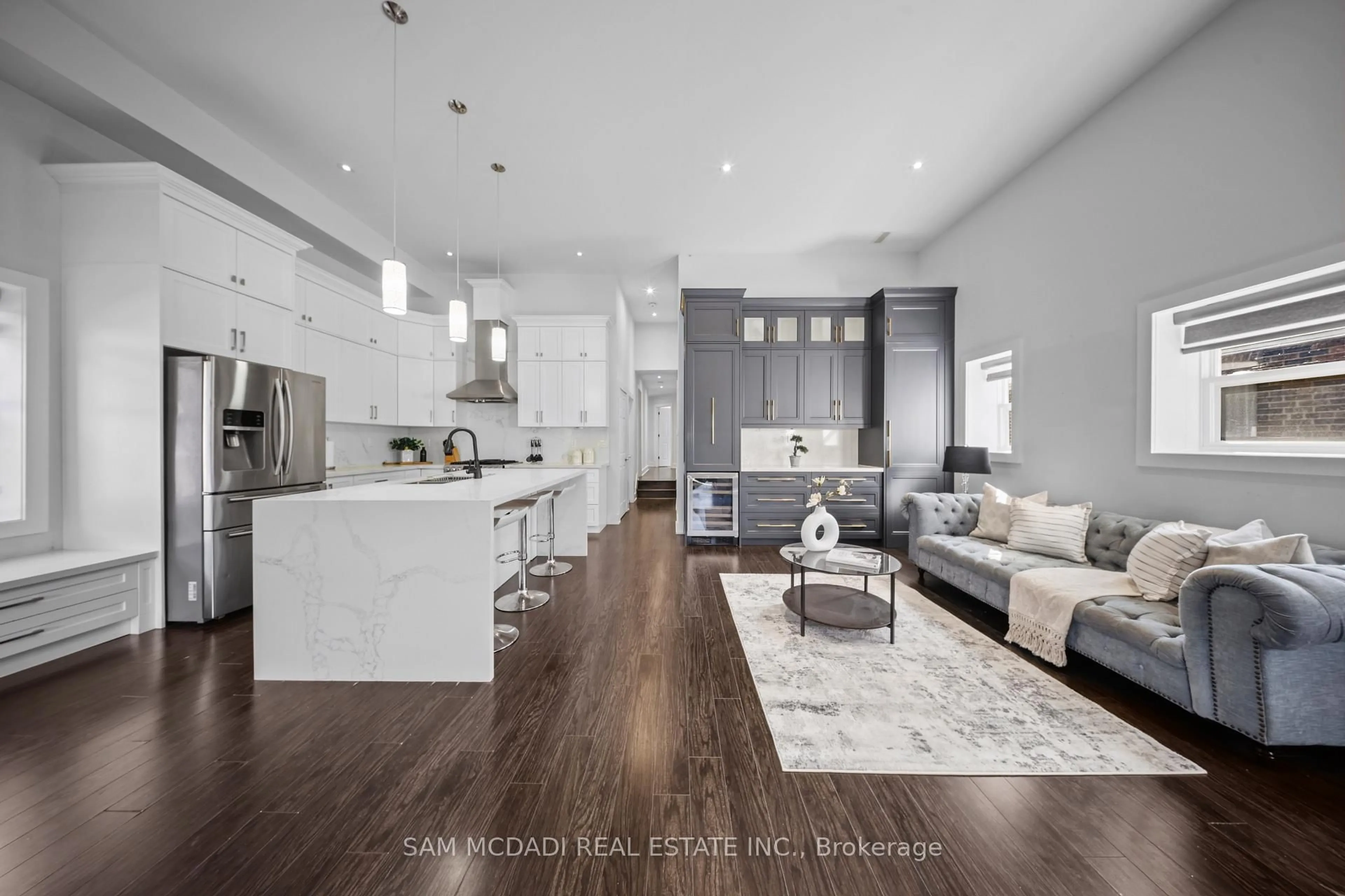 Open concept kitchen, wood/laminate floor for 30 Maple Ave, Mississauga Ontario L5H 2S1