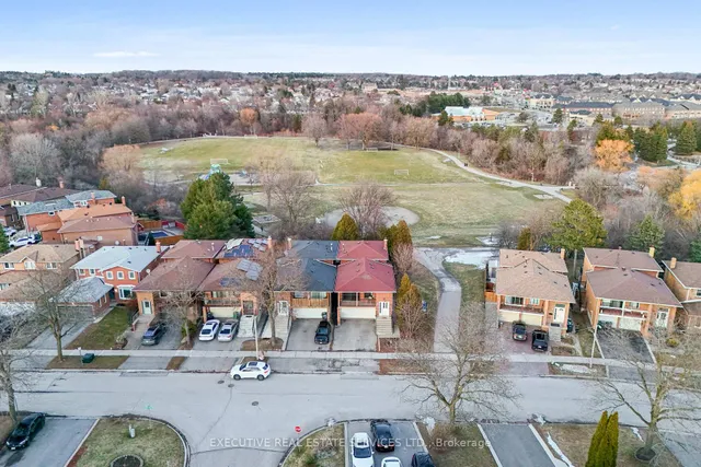 44 Lakecrest Tr, Brampton 3
