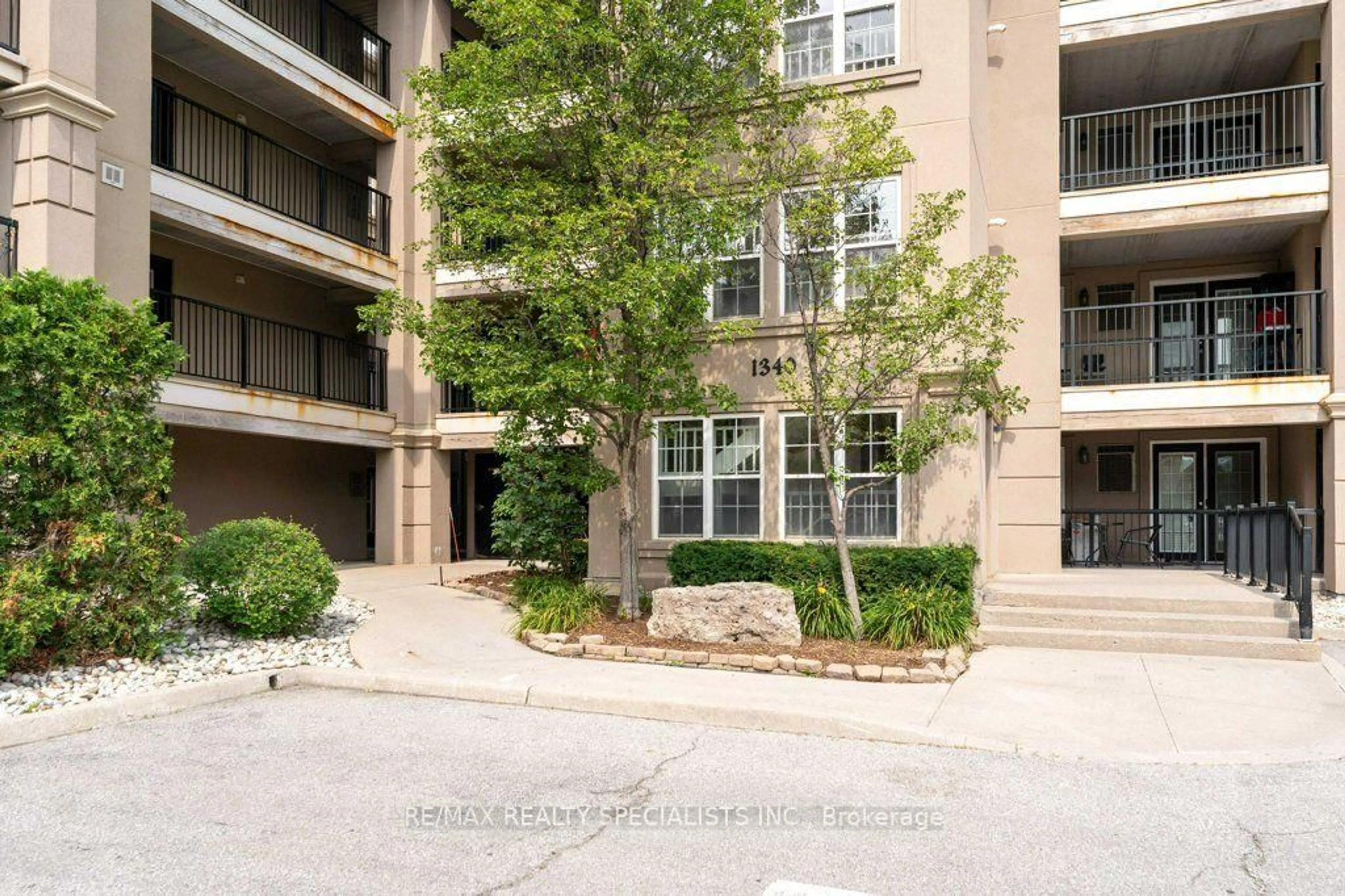 Patio, street for 1340 MAIN St #313, Milton Ontario L9T 7S6