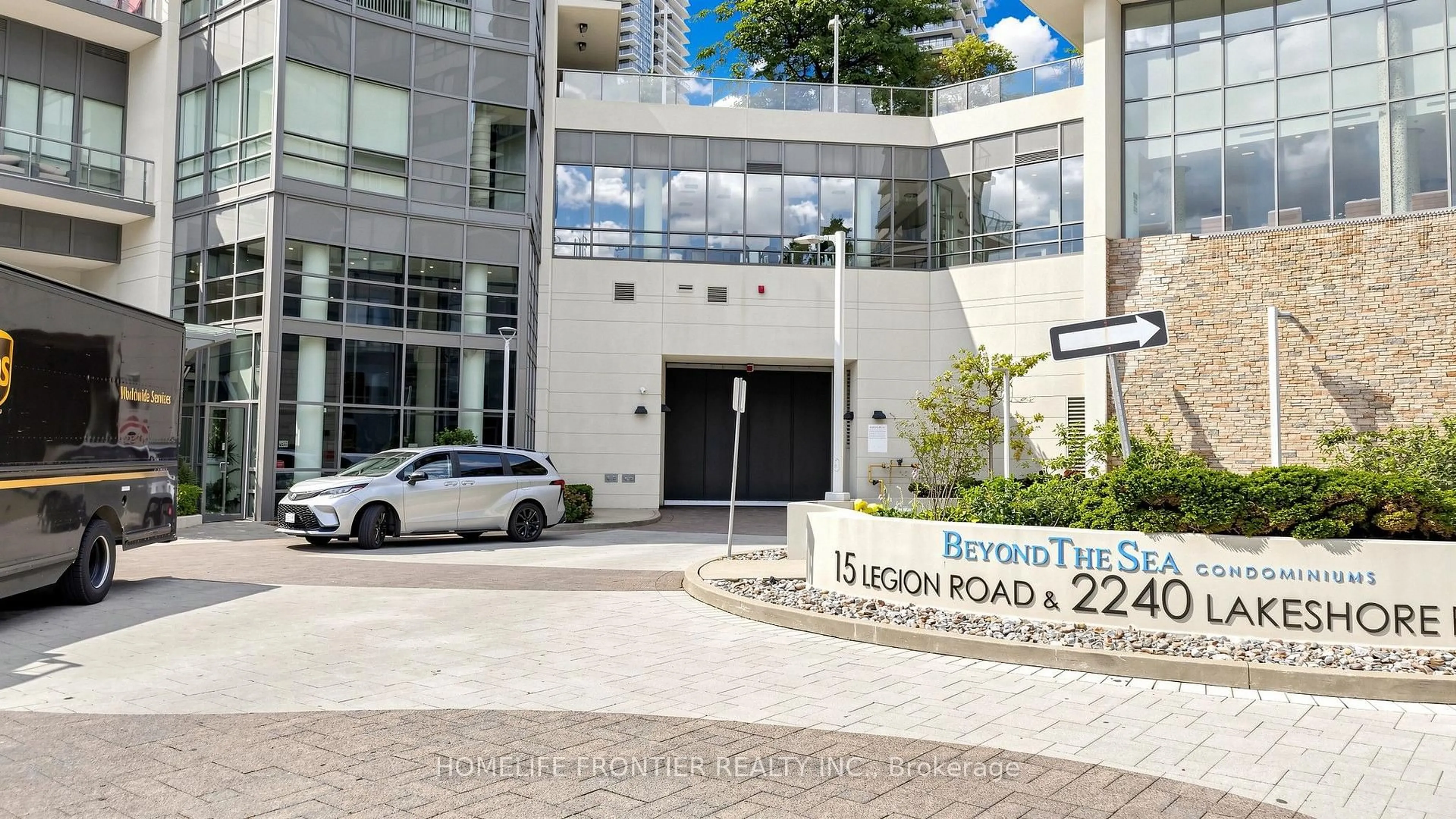 Indoor foyer for 15 Legion Rd #504, Toronto Ontario M8V 0A9