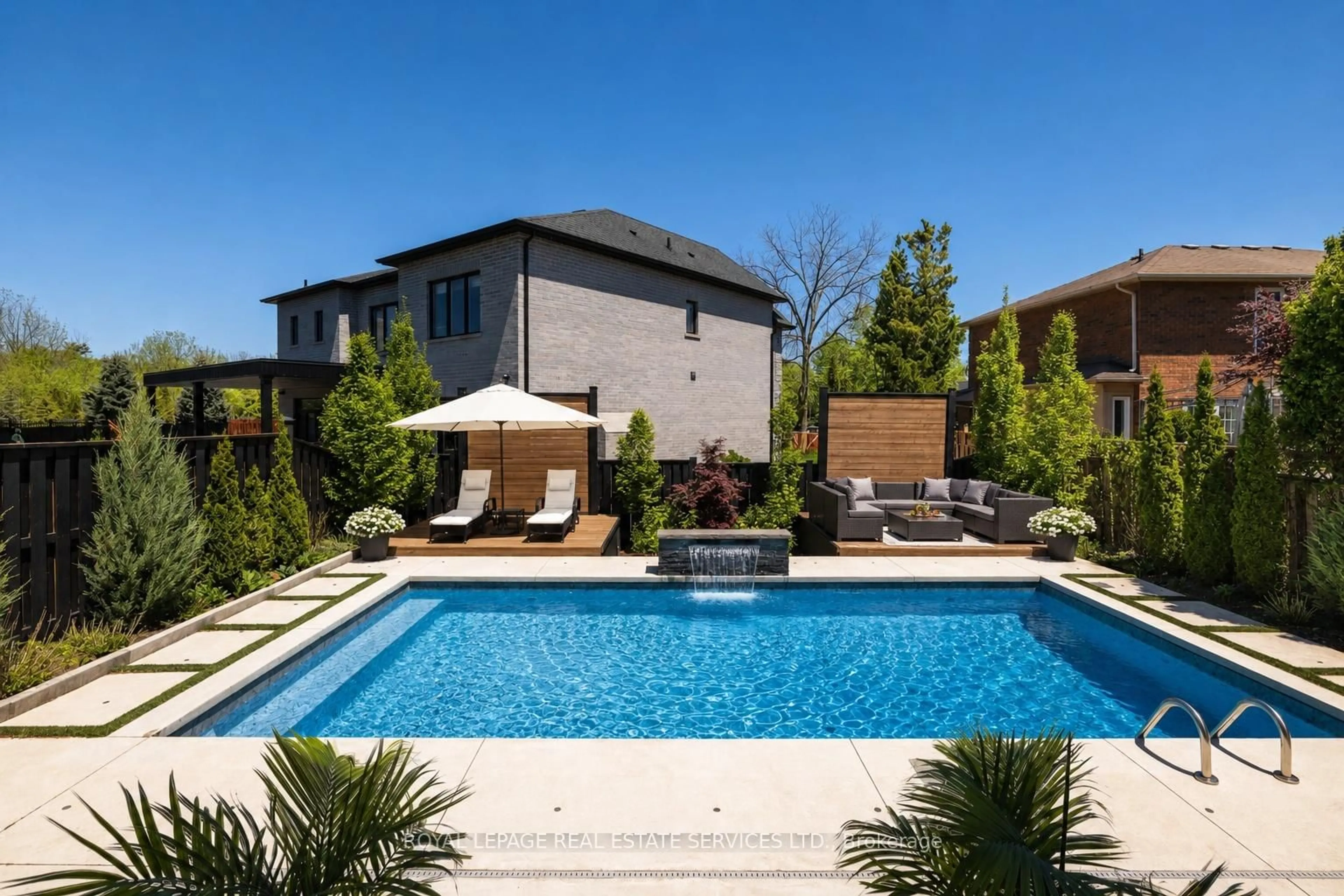 Pool for 175 Burloak Dr, Oakville Ontario L6L 6E6