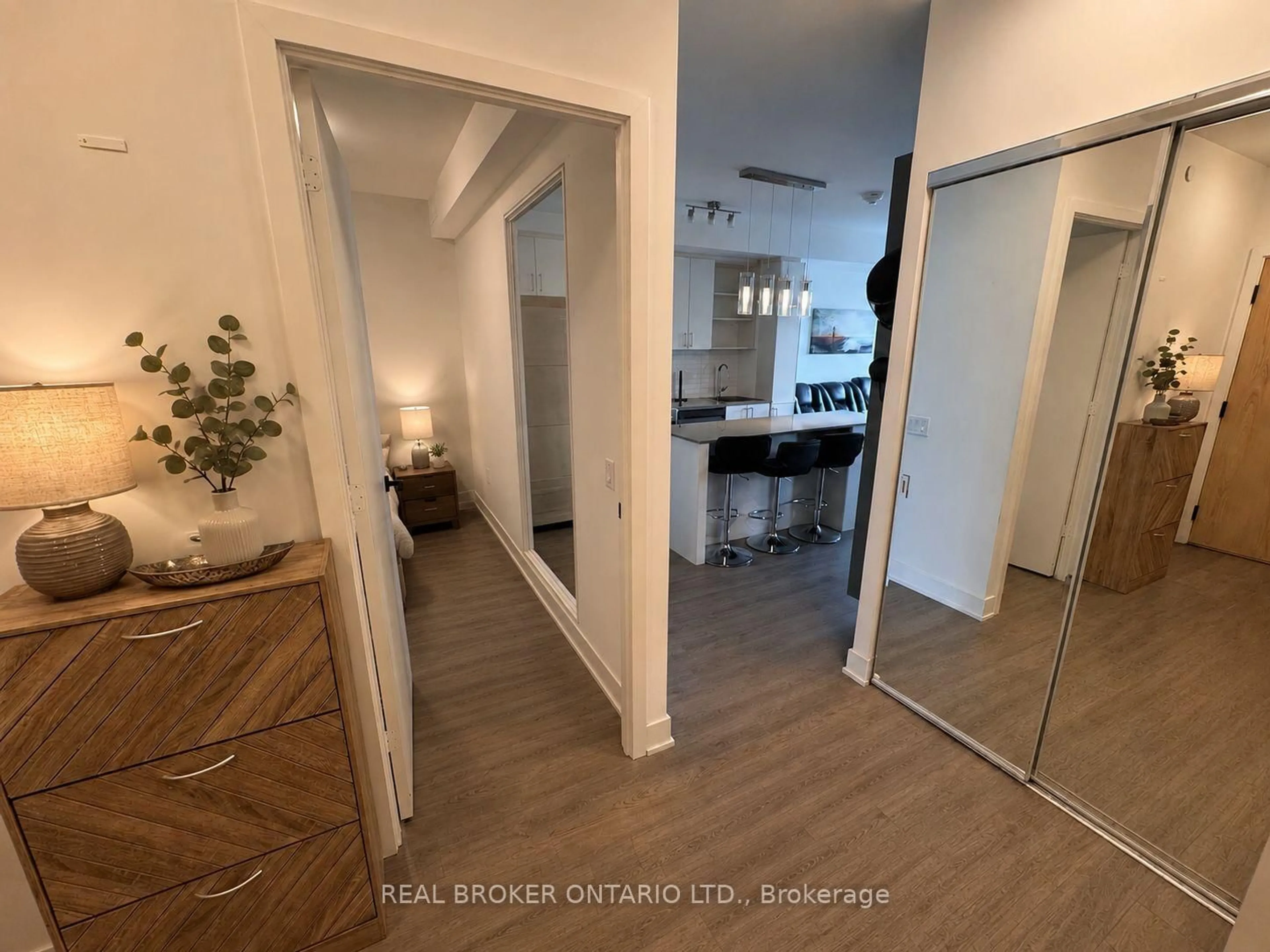 Indoor entryway for 50 George Butchart Dr #608, Toronto Ontario M2K 0C9