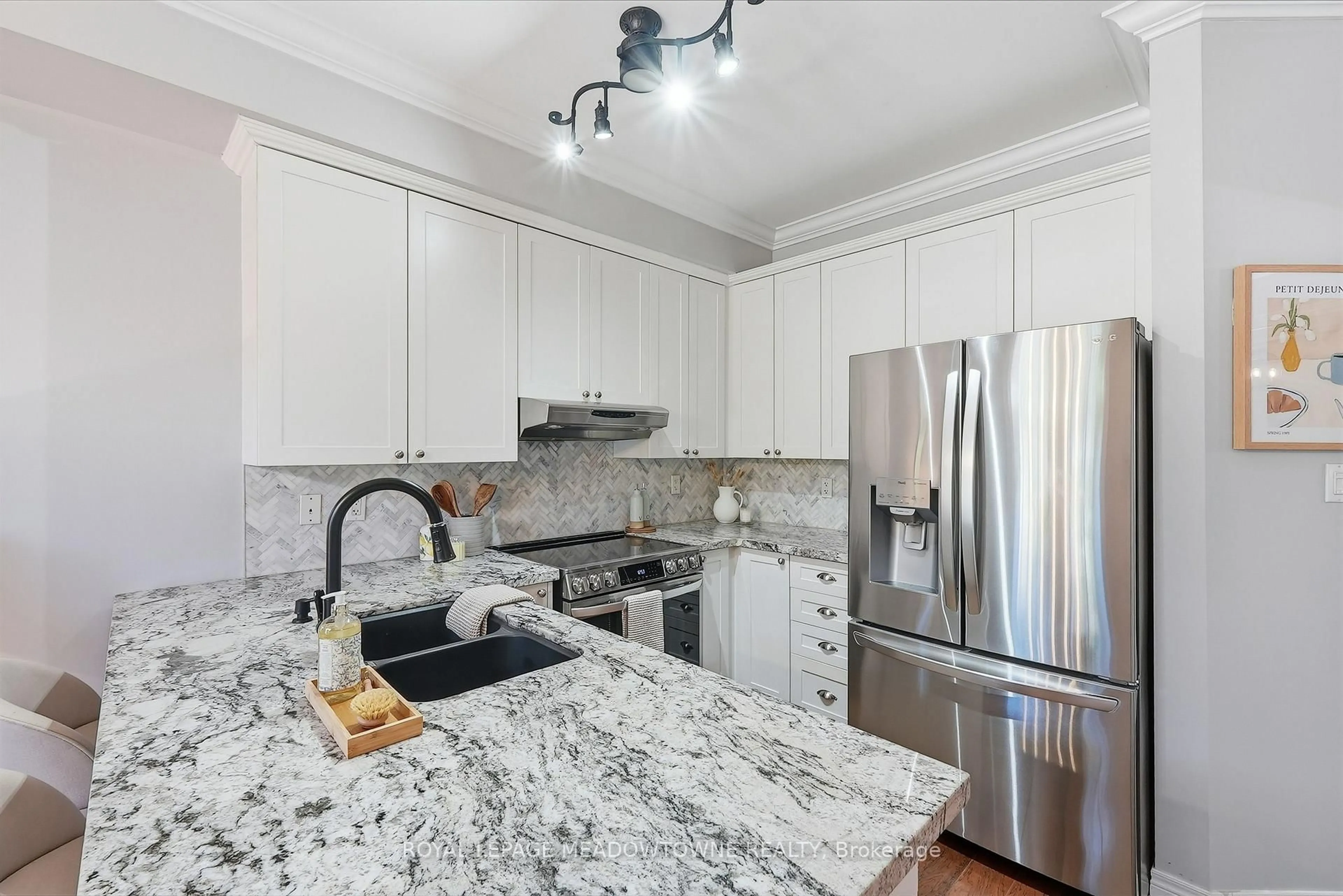 Unknown for 5C James St, Halton Hills Ontario L7G 2H2