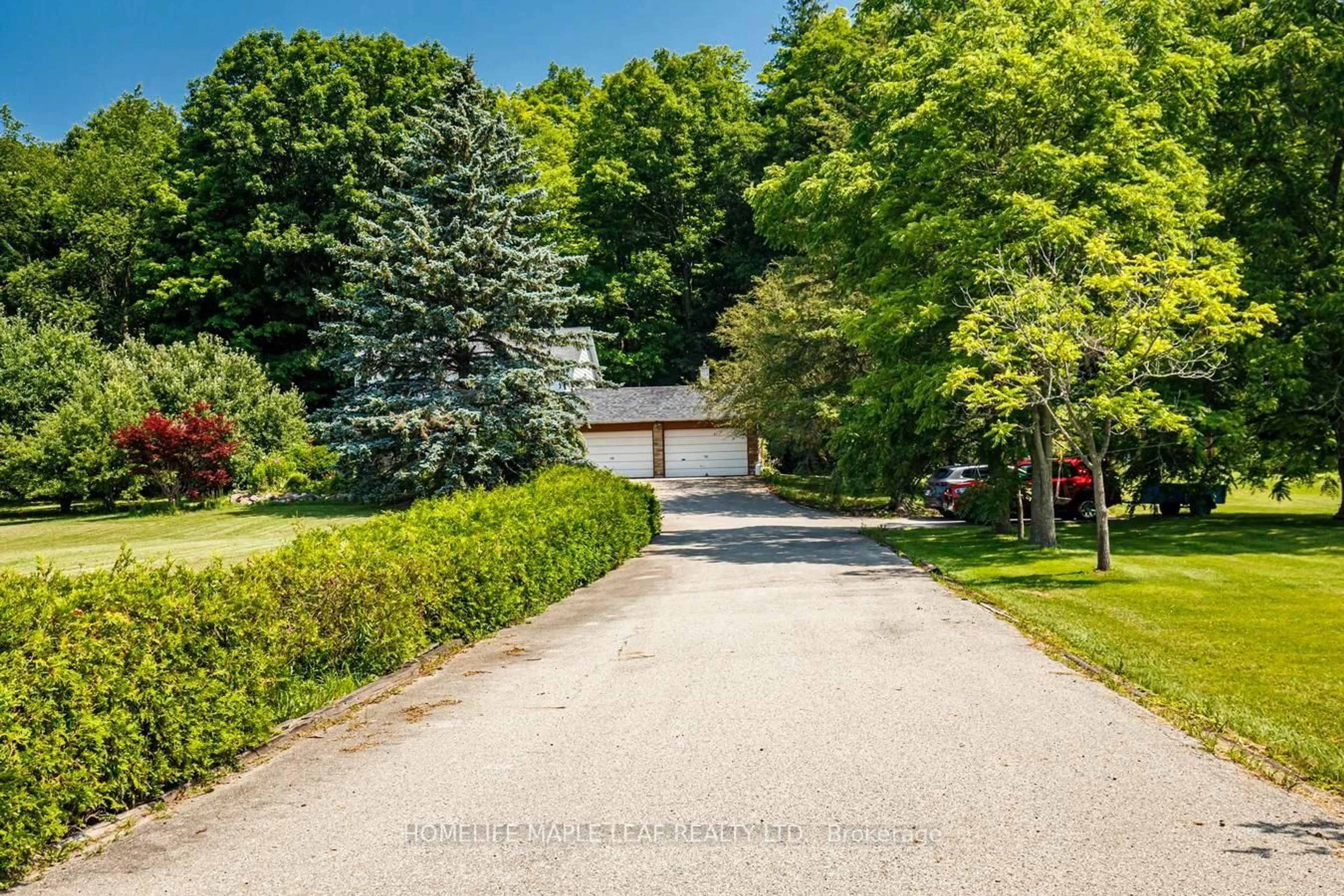 A pic from outside/outdoor area/front of a property/back of a property/a pic from drone, street for 7687 Appleby Line, Milton Ontario L9T 2Y1