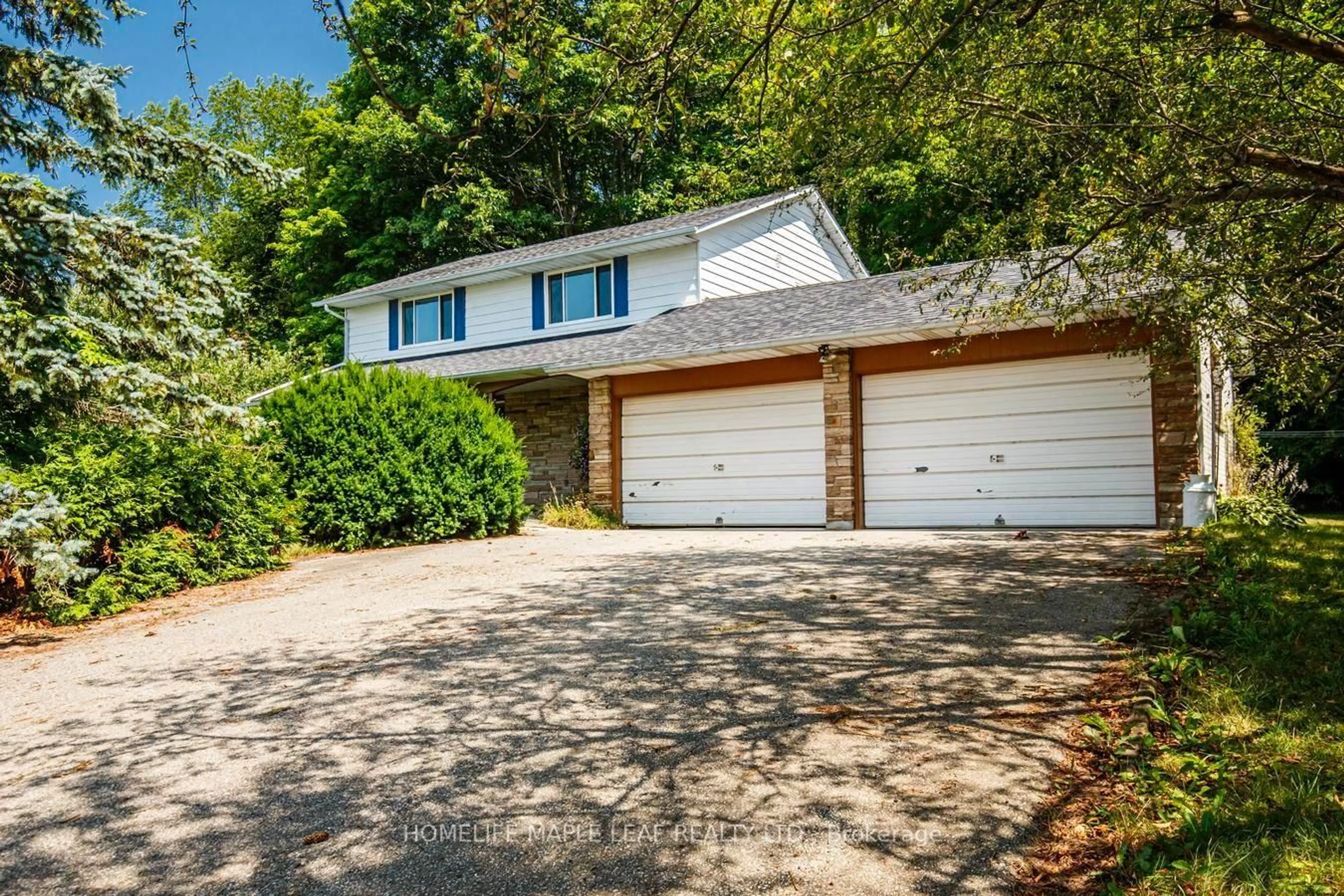 Home with vinyl exterior material, street for 7687 Appleby Line, Milton Ontario L9T 2Y1