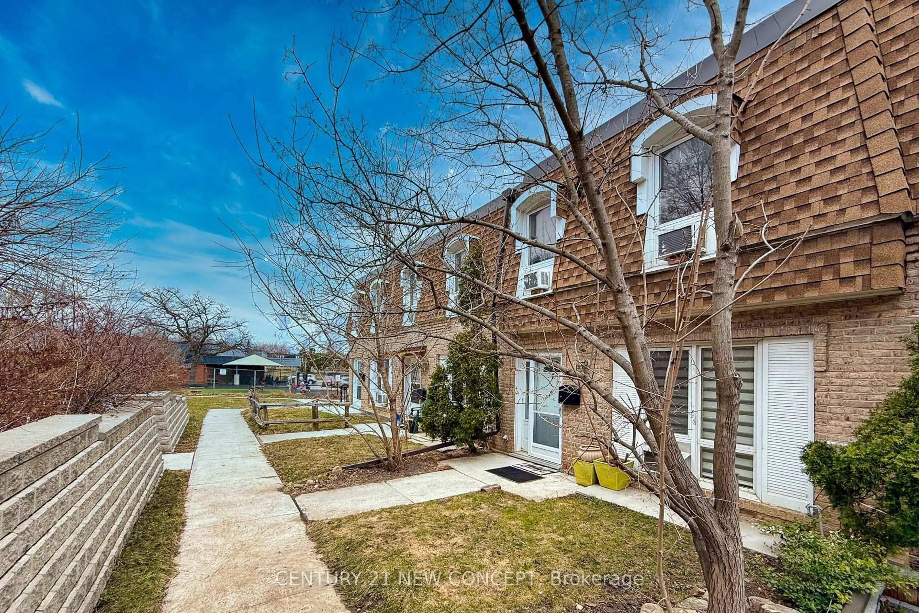 Unknown for 1310 Gulleden Dr #13, Mississauga Ontario L4X 1Y9