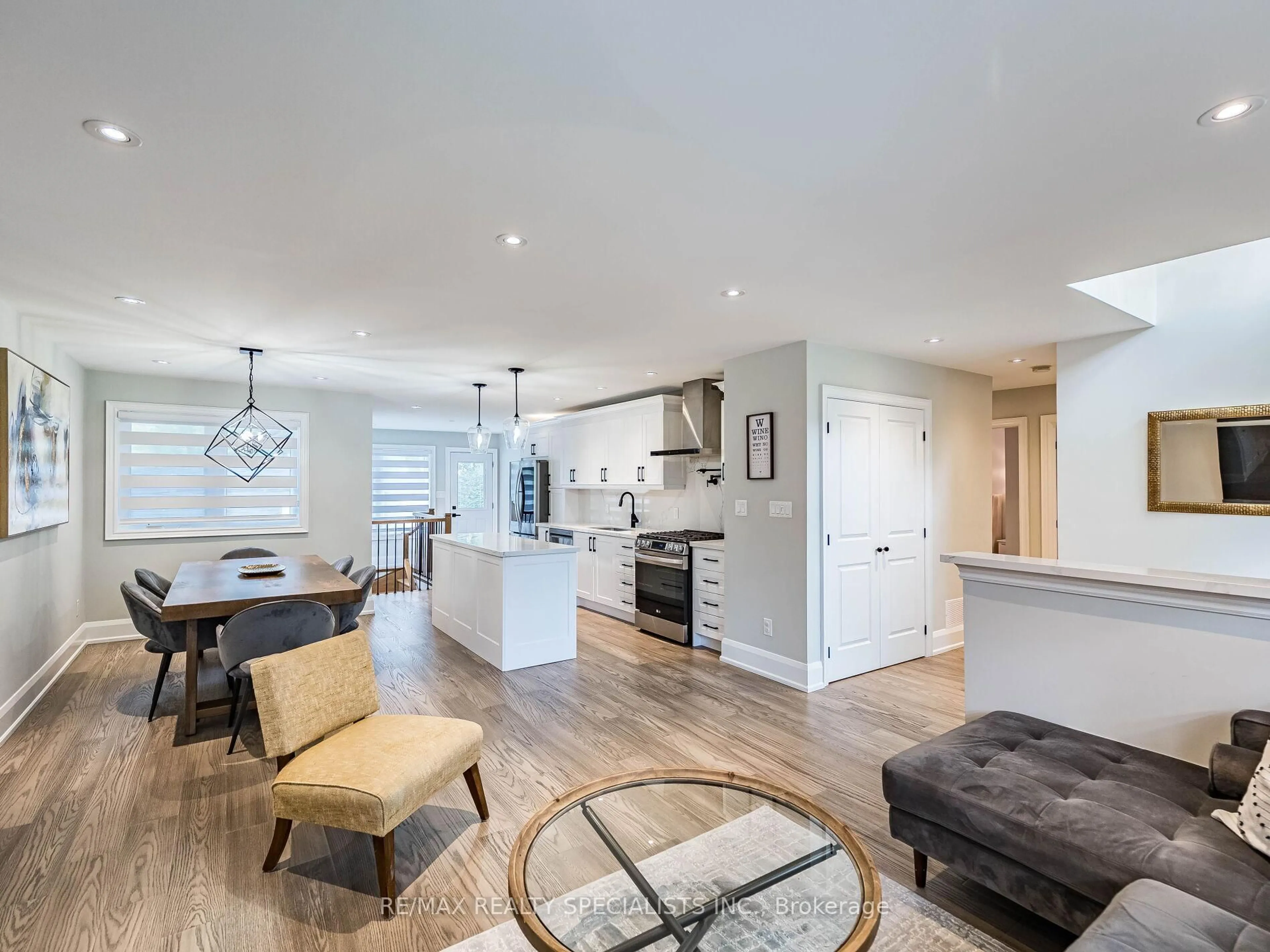 Open concept kitchen, unknown for 16 Lesbury Ave, Brampton Ontario L6W 3A3