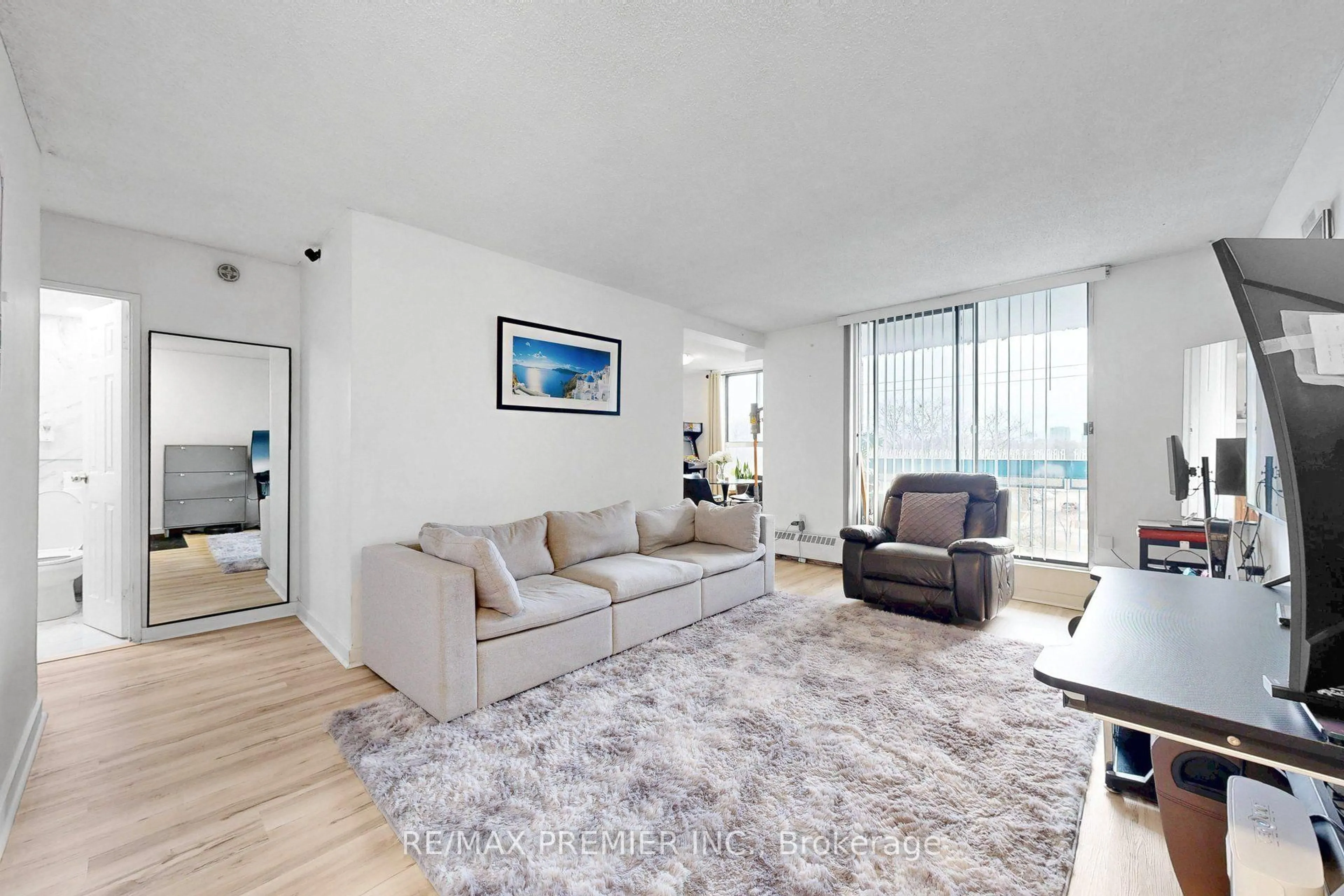 Living room with furniture, unknown for 4645 Jane St #428, Toronto Ontario M3N 2K9