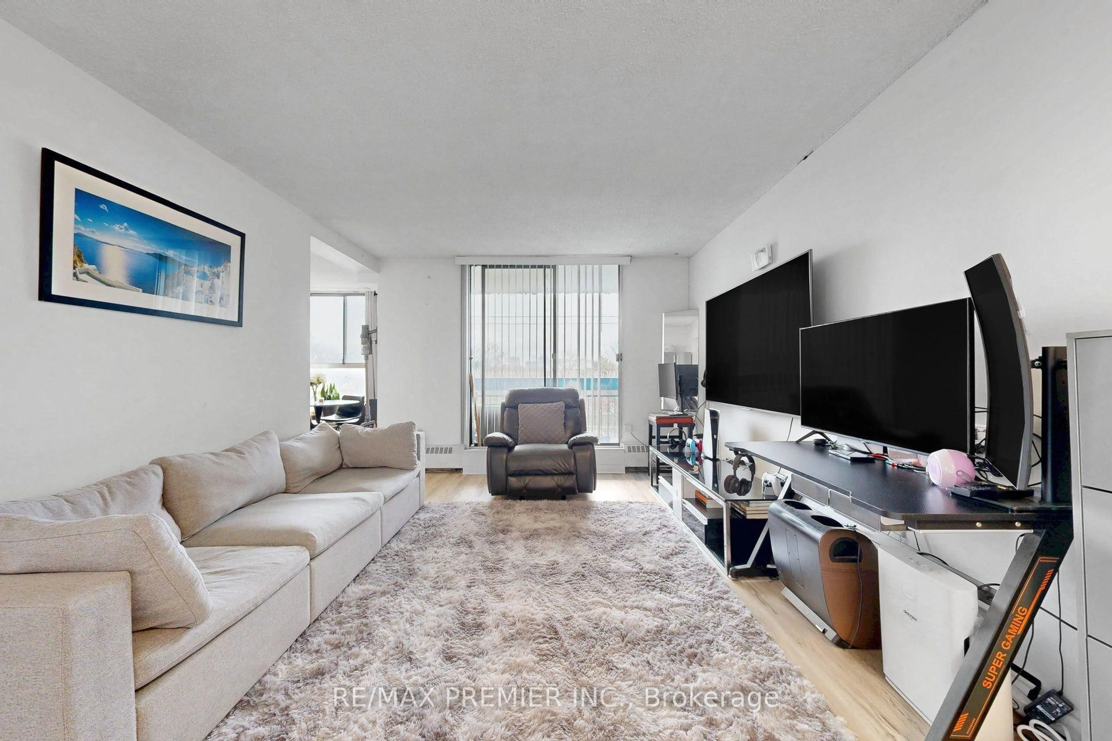 Living room with furniture, unknown for 4645 Jane St #428, Toronto Ontario M3N 2K9