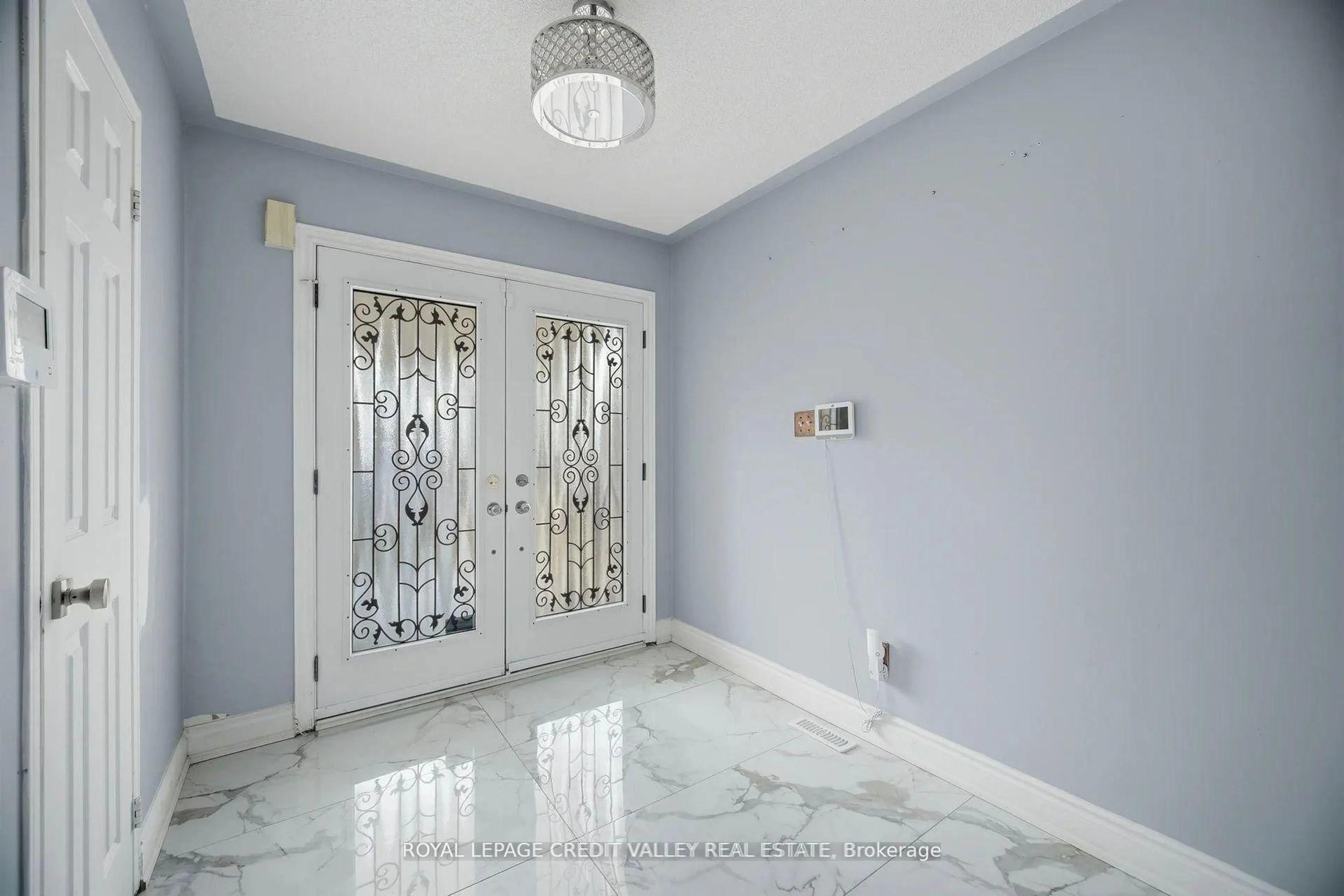 Indoor entryway for 23 Capistro St, Brampton Ontario L7A 3J2