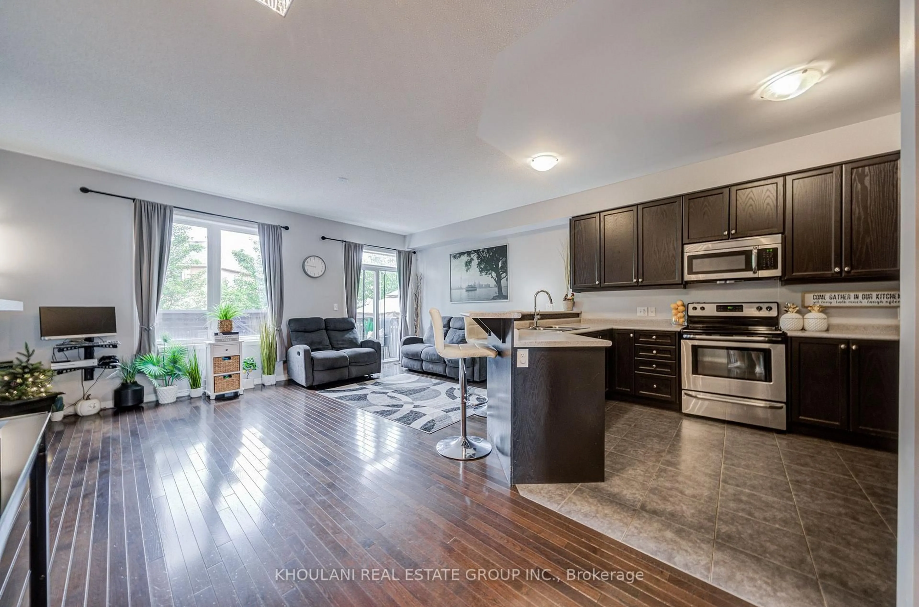 Open concept kitchen, unknown for 651 Farmstead Dr #81, Milton Ontario L9T 7W2