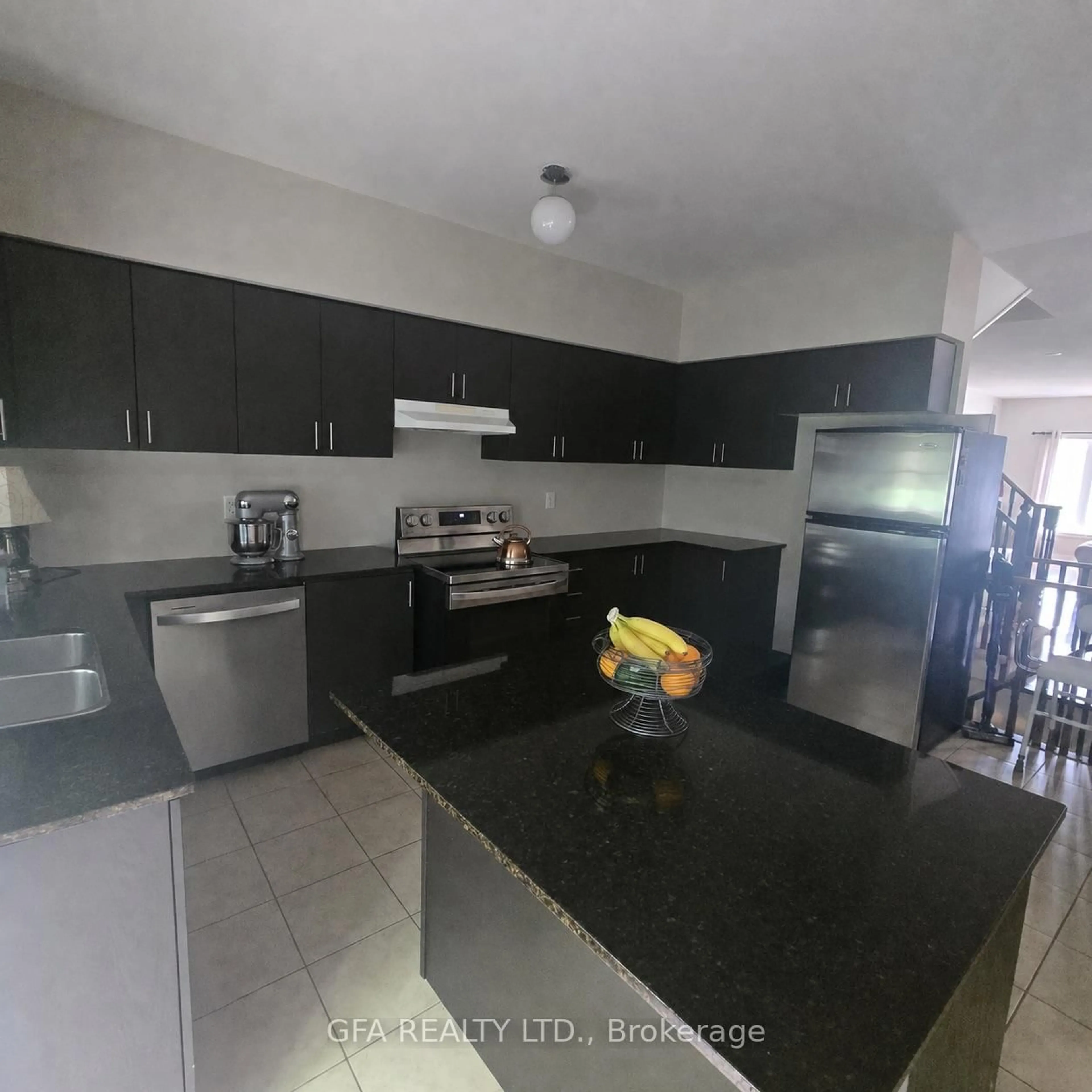Standard kitchen, unknown for 2600 GLENGARRY Rd #9, Mississauga Ontario L5C 0A2