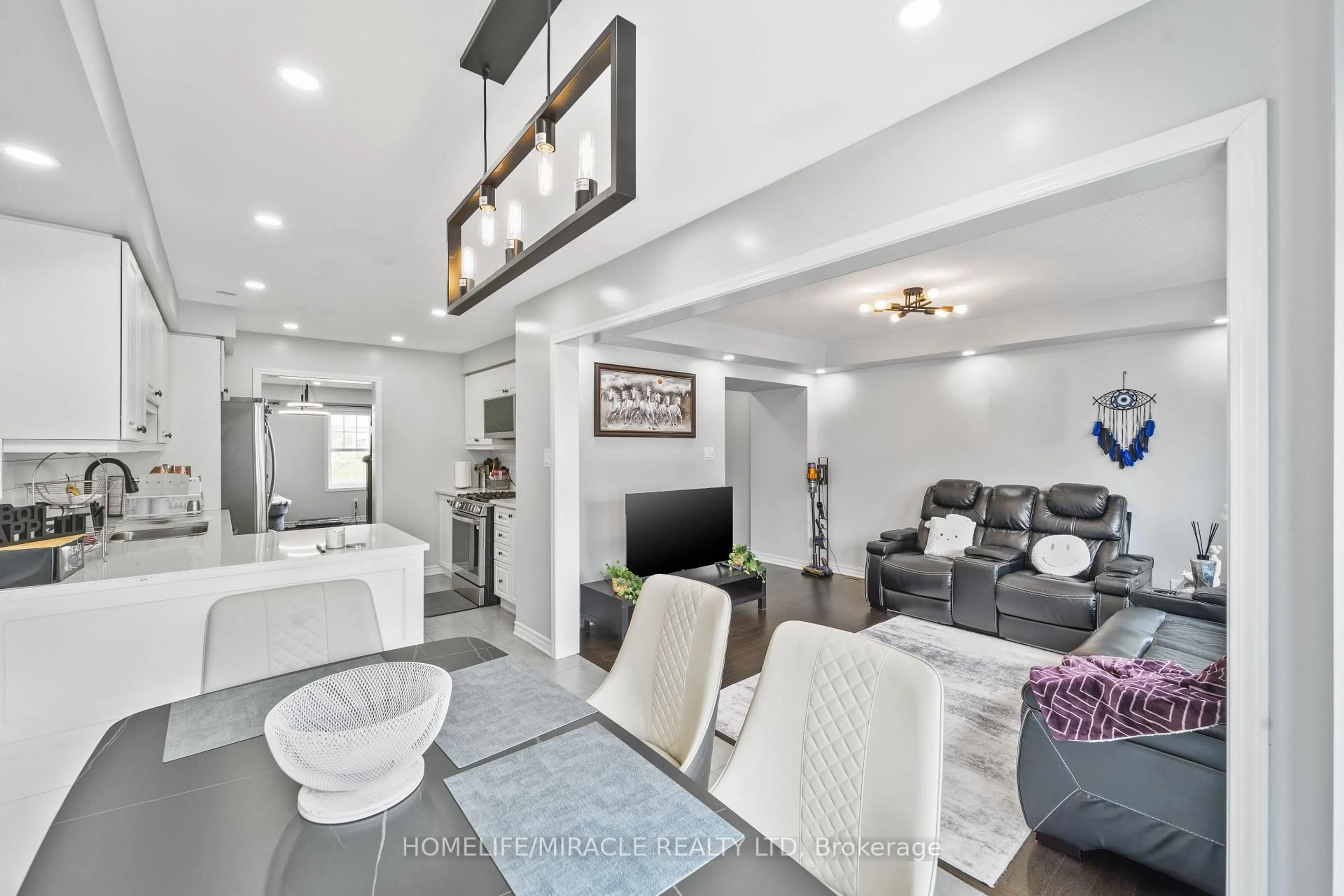 Unknown for 24 Metro Cres, Brampton Ontario L7A 0A8