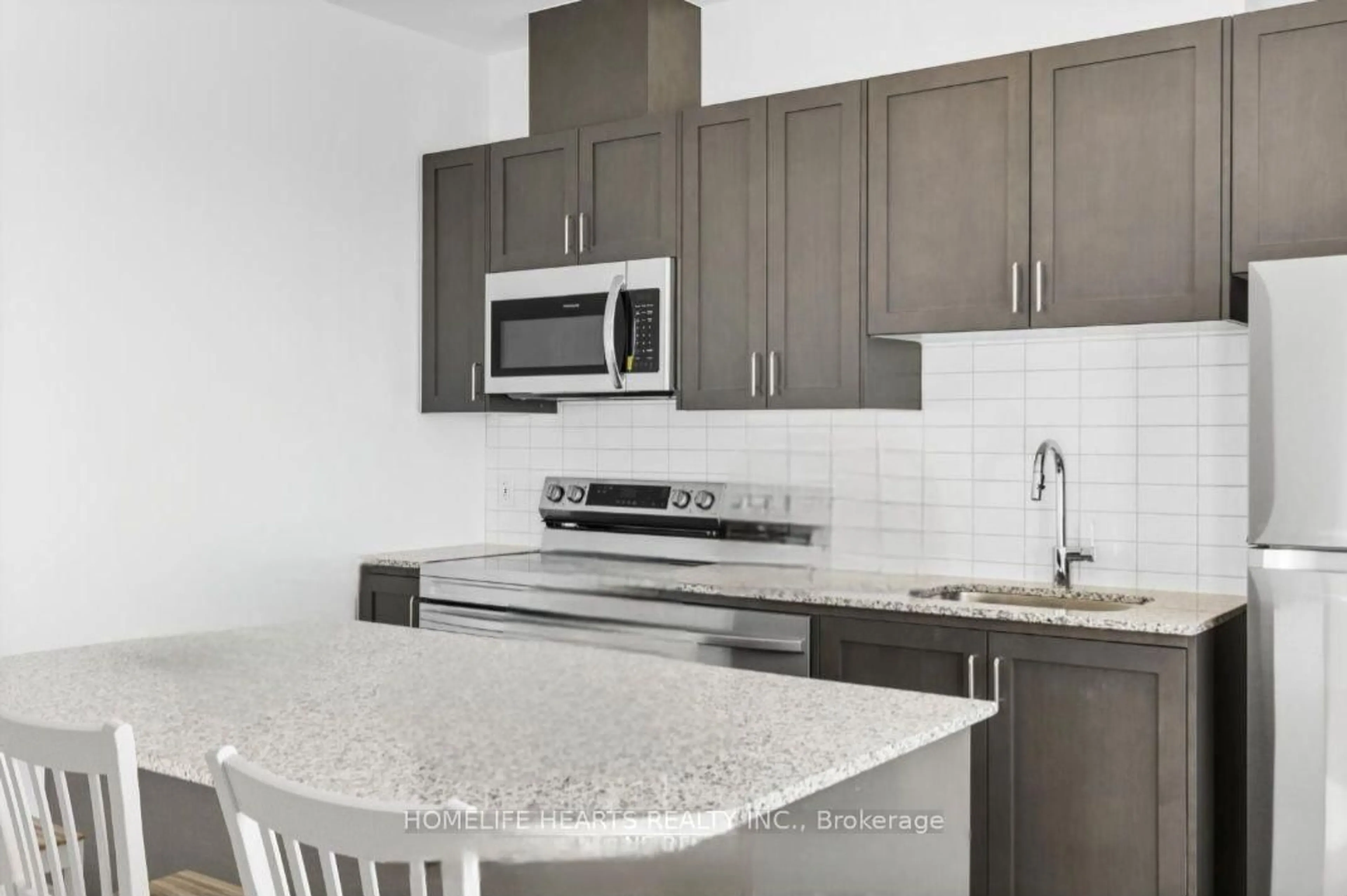 Standard kitchen, ceramic/tile floor for 3285 Carding Mill Tr #403, Oakville Ontario L6M 1S1