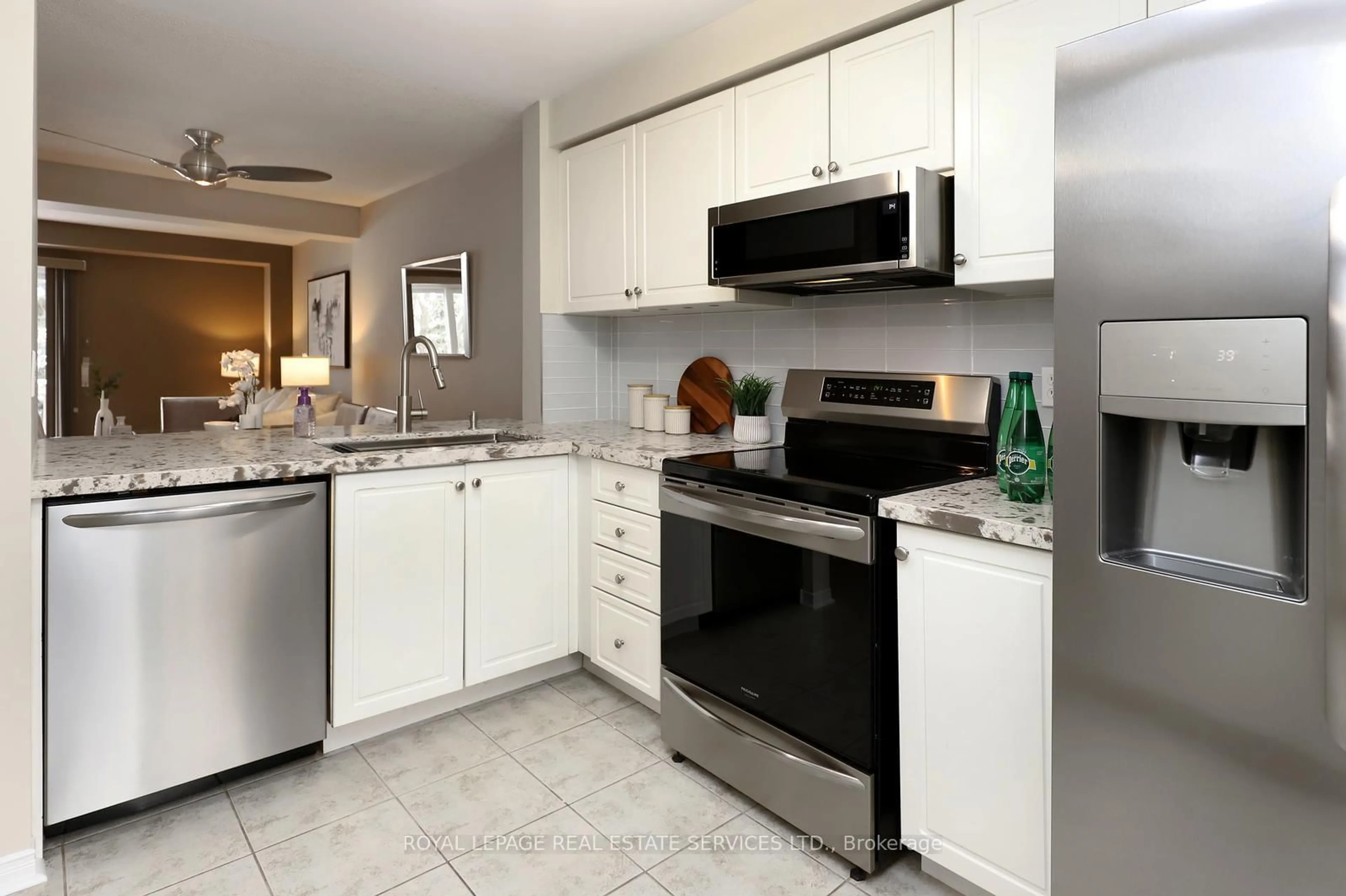 Standard kitchen, ceramic/tile floor for 1575 South Parade Crt #67, Mississauga Ontario L5M 6E9