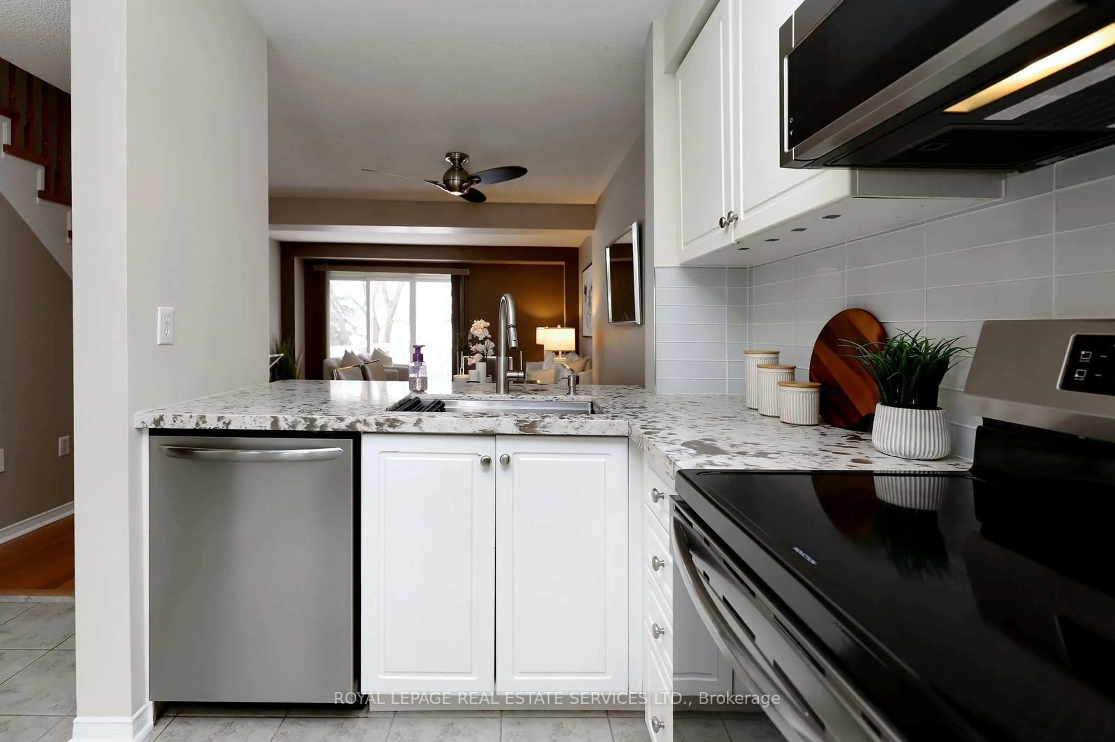 Unknown for 1575 South Parade Crt #67, Mississauga Ontario L5M 6E9