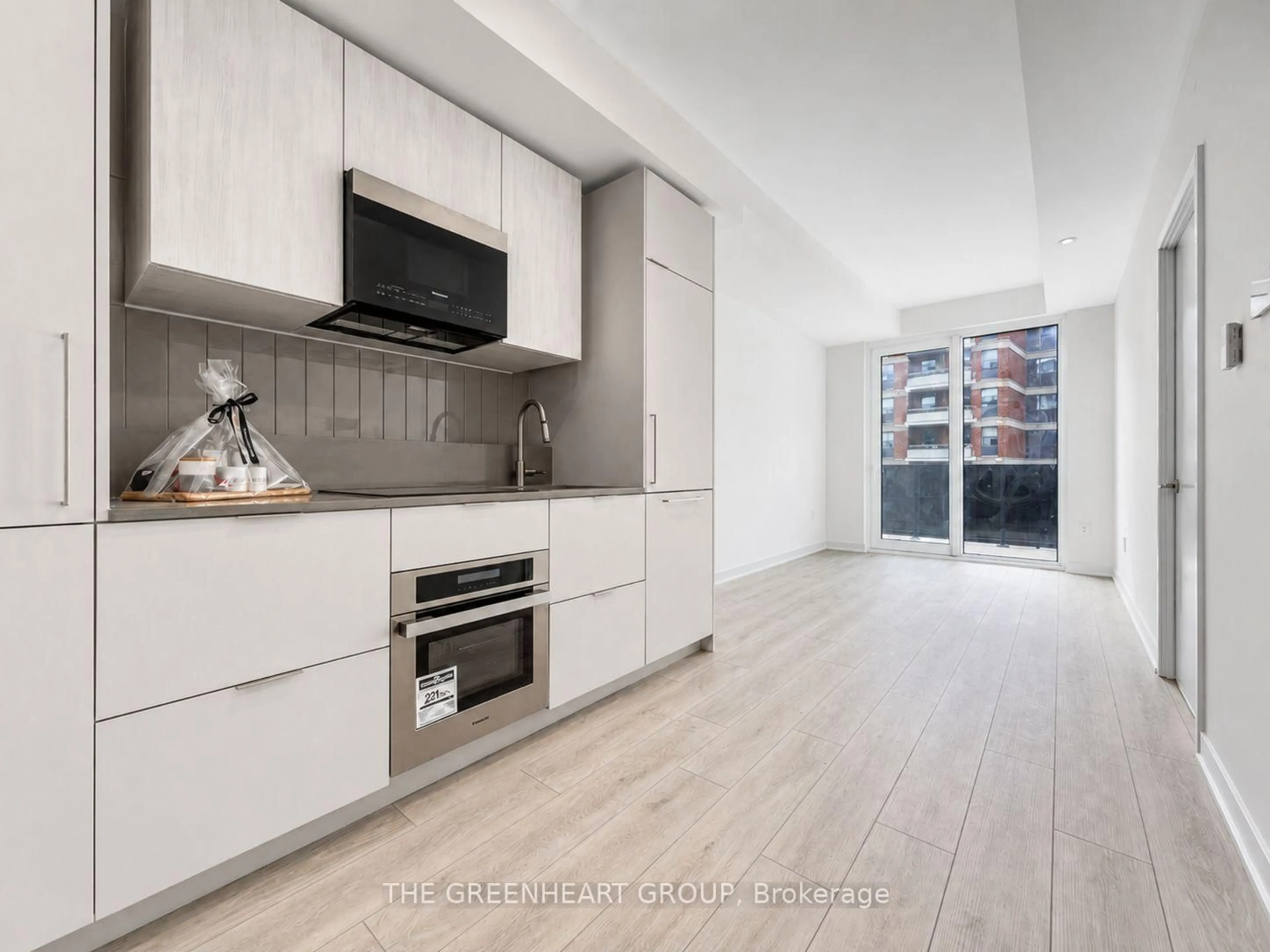 Open concept kitchen, unknown for 1 Fairview Rd #609, Mississauga Ontario L5A 0B4