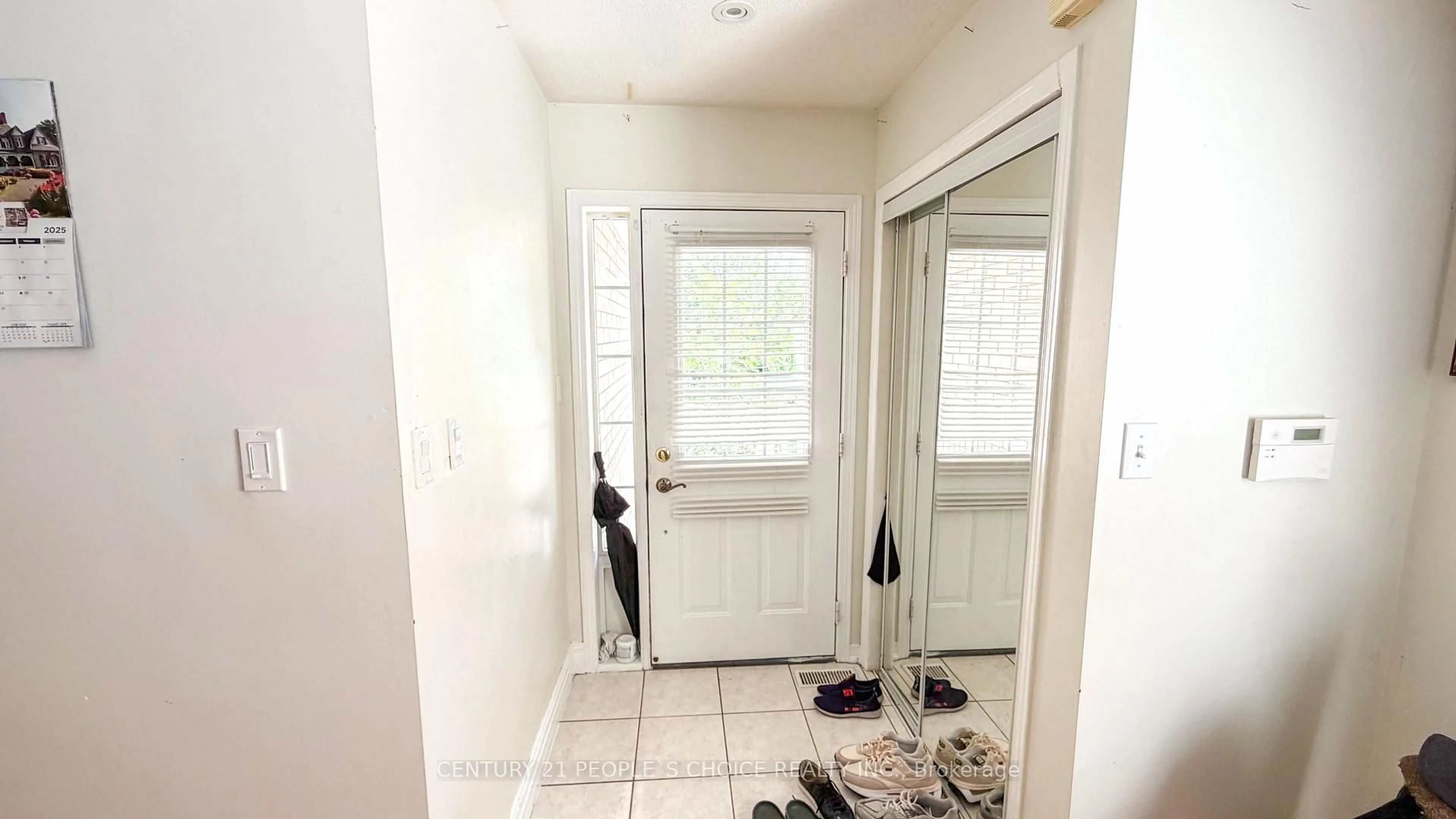 Indoor entryway for 20 Belinda Dr, Brampton Ontario L7A 2W6