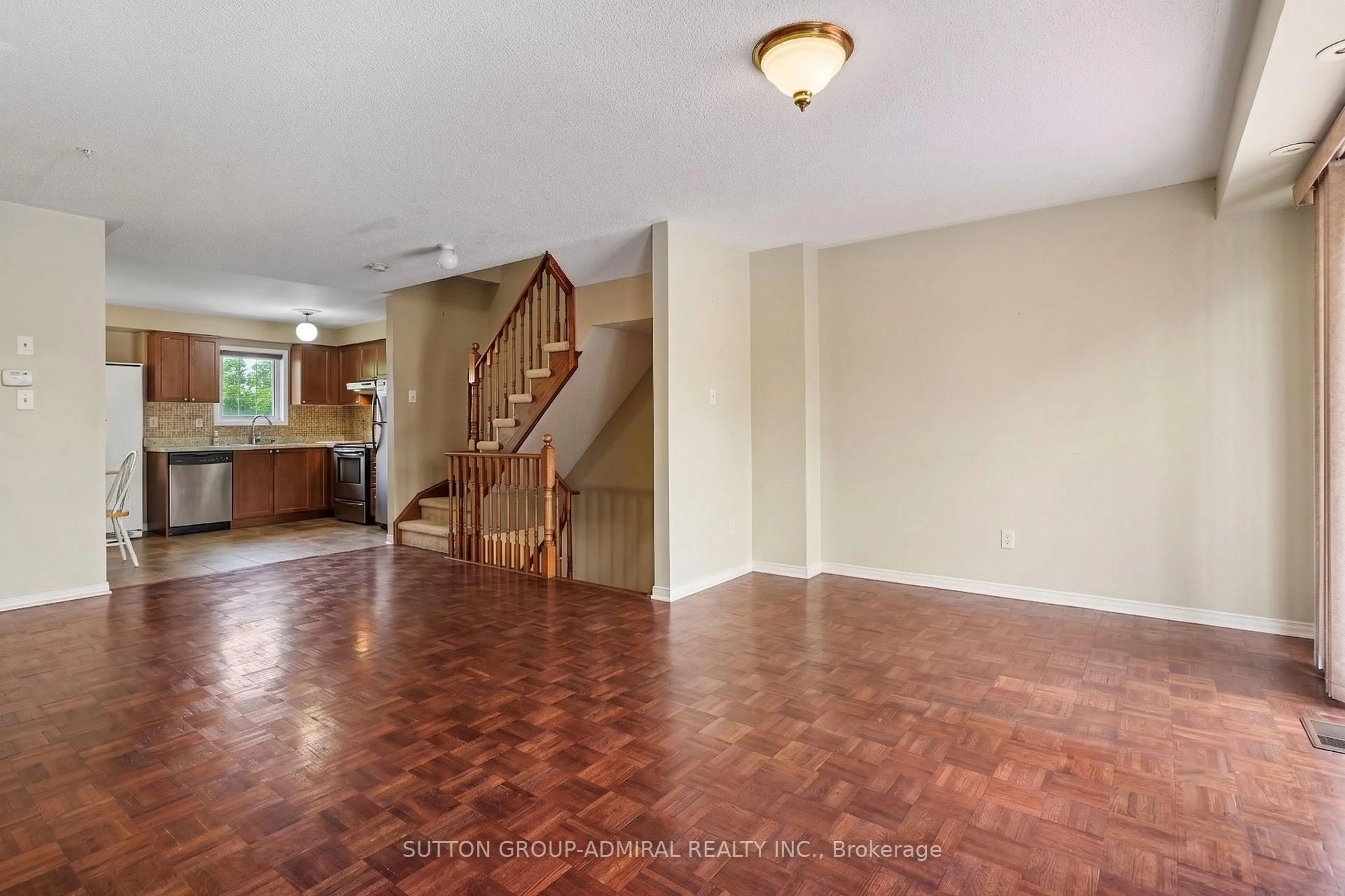 Indoor foyer for 2205 Weston Rd #45, Toronto Ontario M9N 4A1