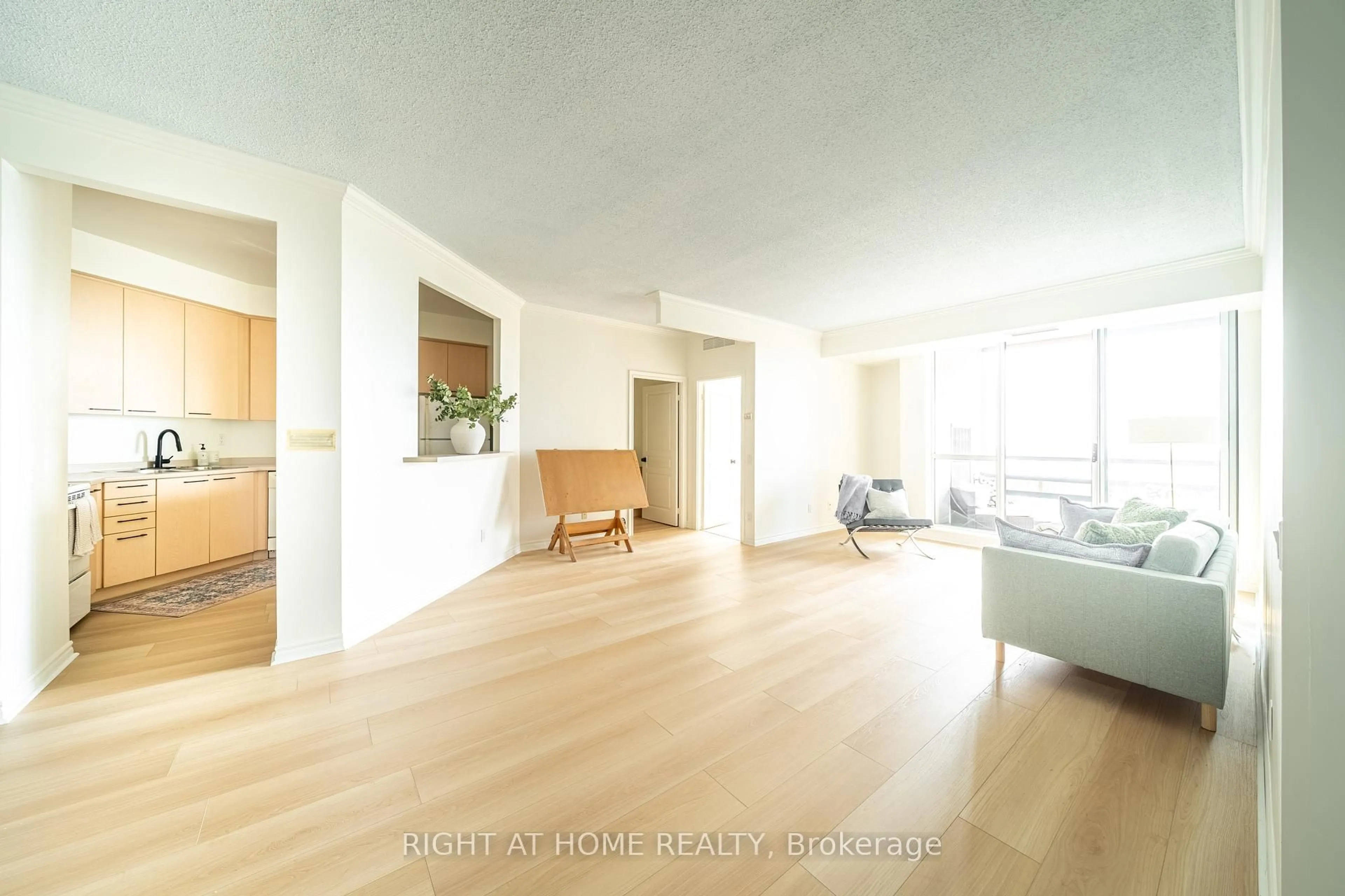 A pic of a room for 1 Belvedere Crt #1707, Brampton Ontario L6V 4M6