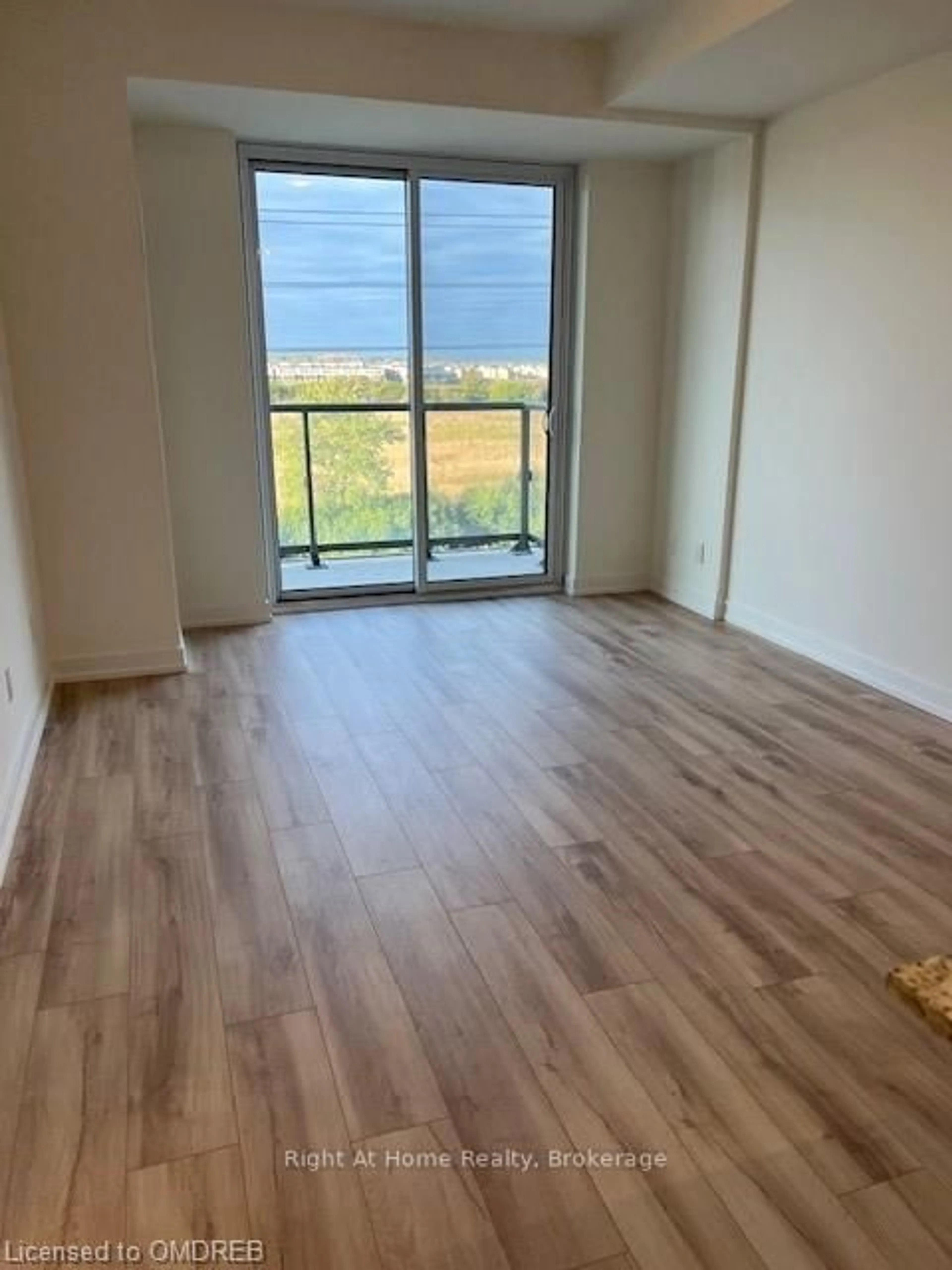 A pic of a room for 345 WHEAT BOOM Dr #408, Oakville Ontario L6H 7X4