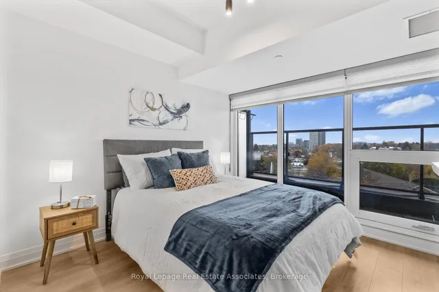 21 Park St #805, Mississauga 3