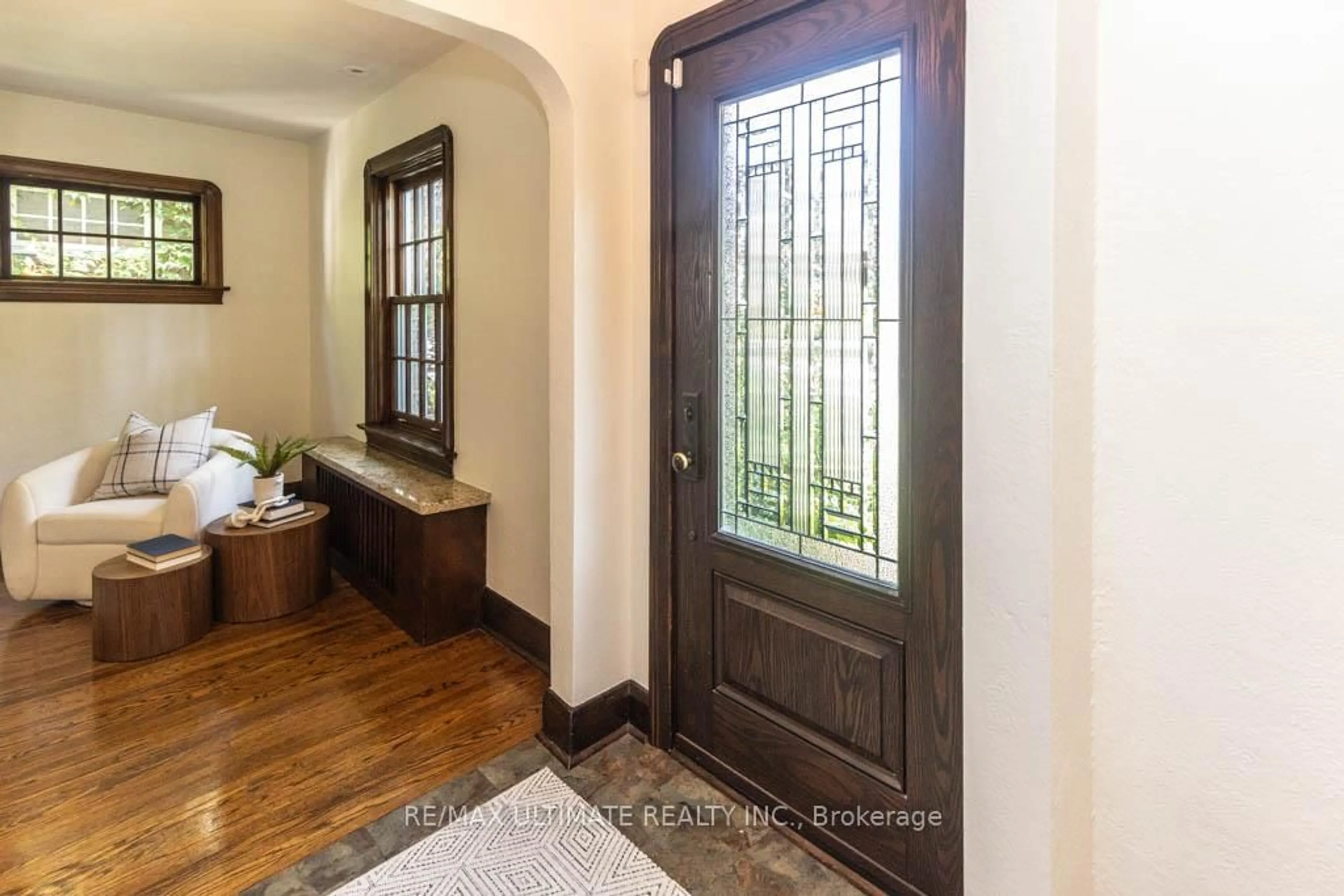 Indoor entryway for 44 Indian Road Cres, Toronto Ontario M6P 2G1