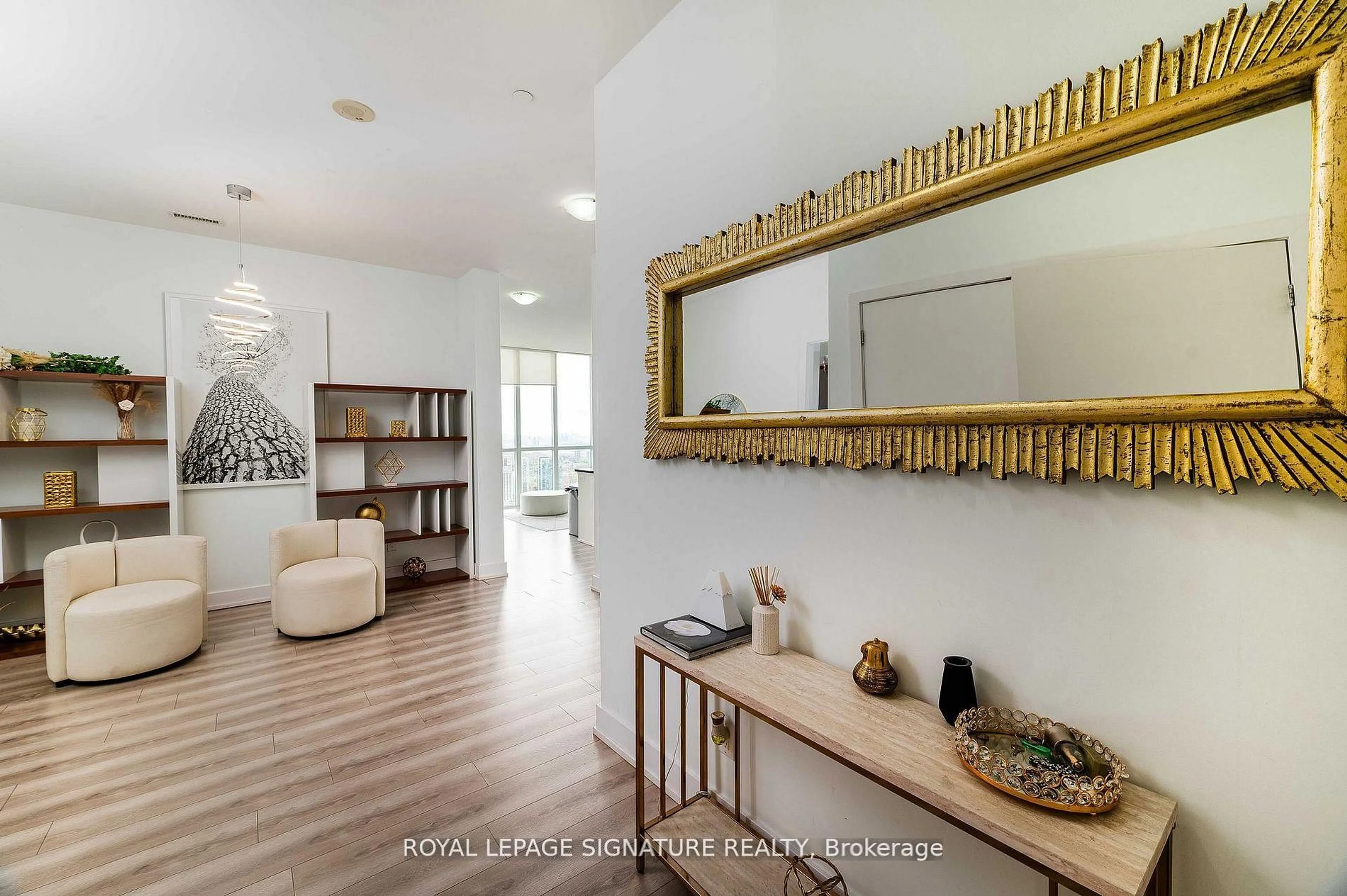 Indoor entryway for 4011 Brickstone Mews #PH4, Mississauga Ontario L5B 0G3