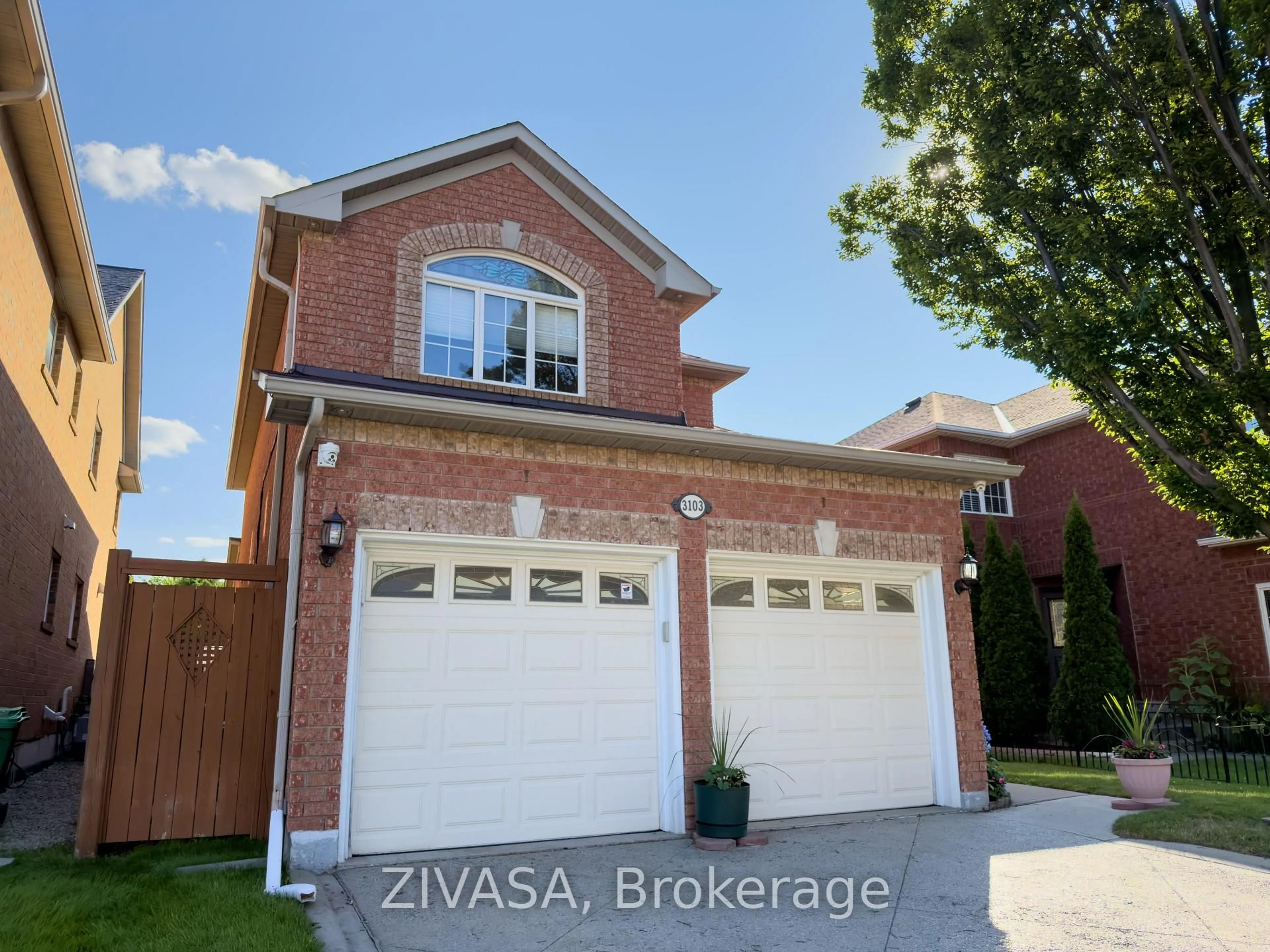 Home with brick exterior material, street for 3103 Baytree Crt, Mississauga Ontario L5N 7N9
