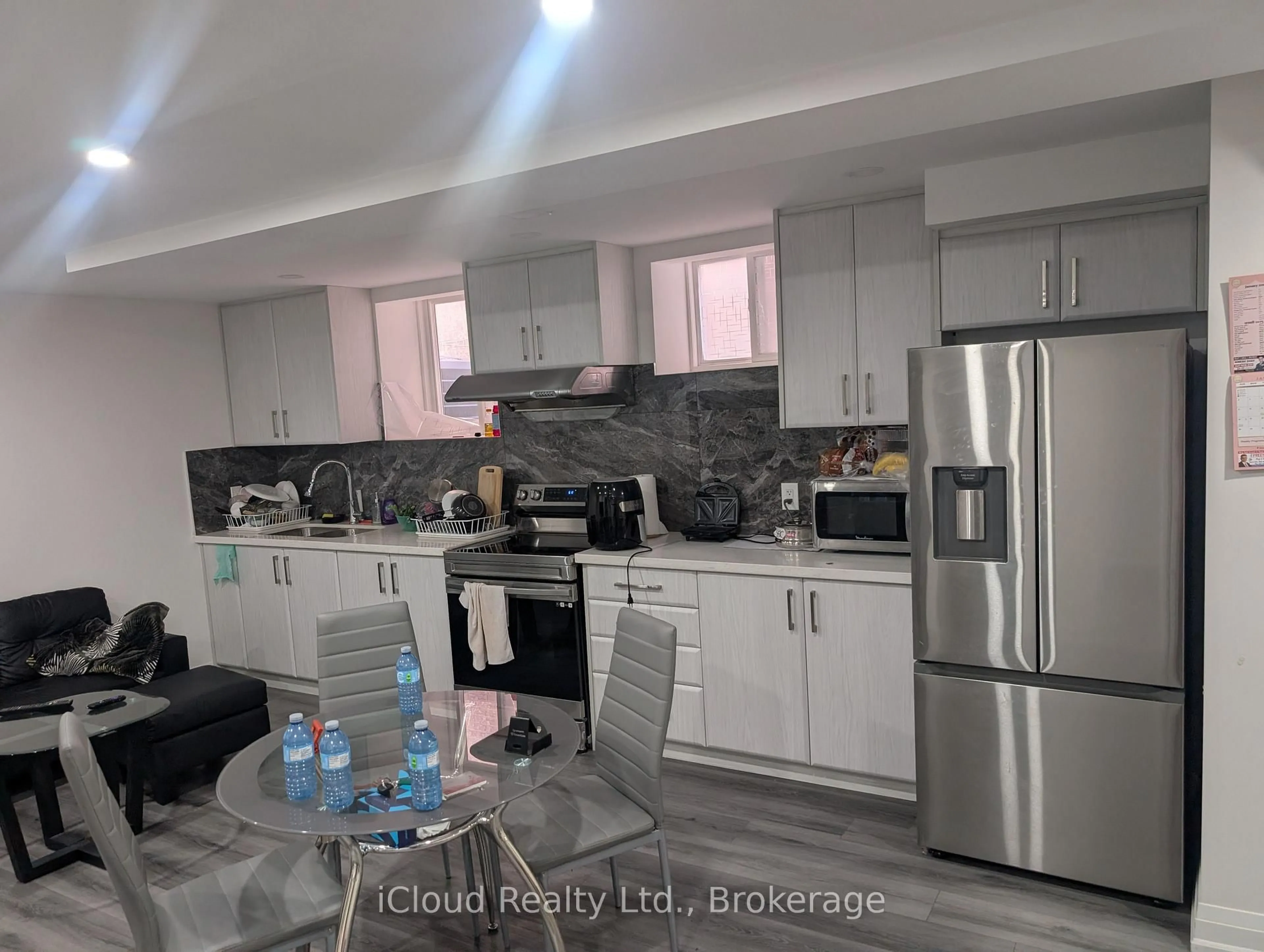 Open concept kitchen, unknown for 59 Haviland Circ, Brampton Ontario L6R 0T7