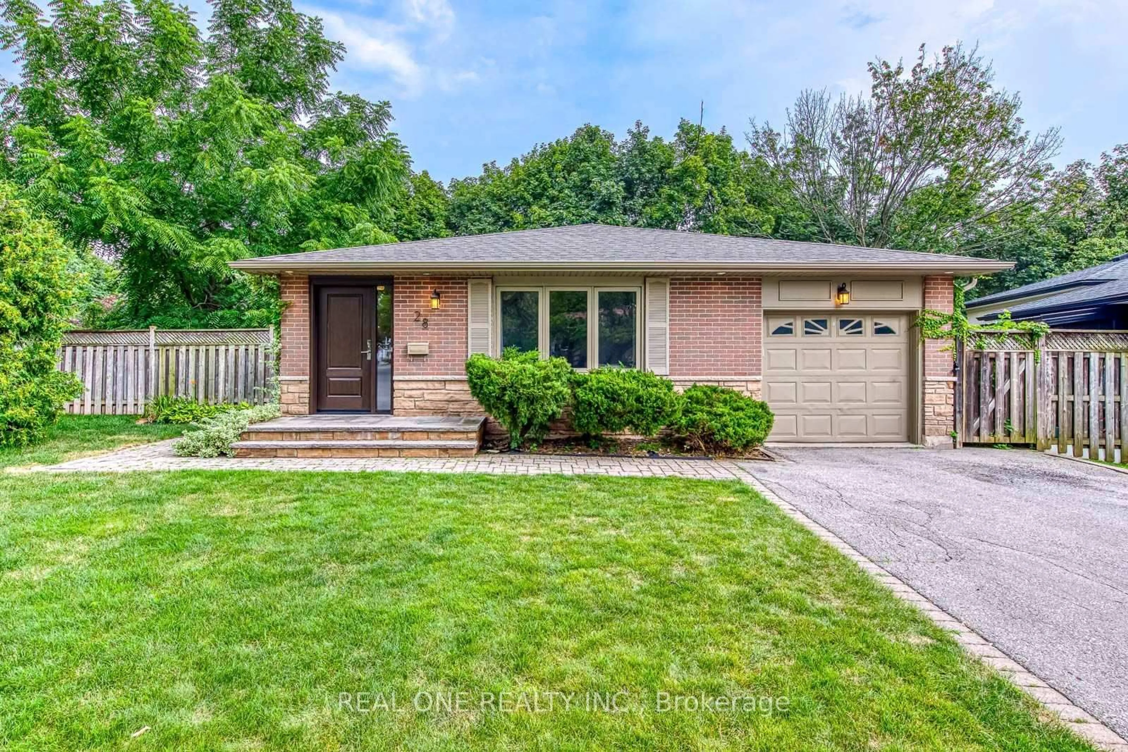 Home with brick exterior material, street for 28 Osborne Cres, Oakville Ontario L6H 1G1