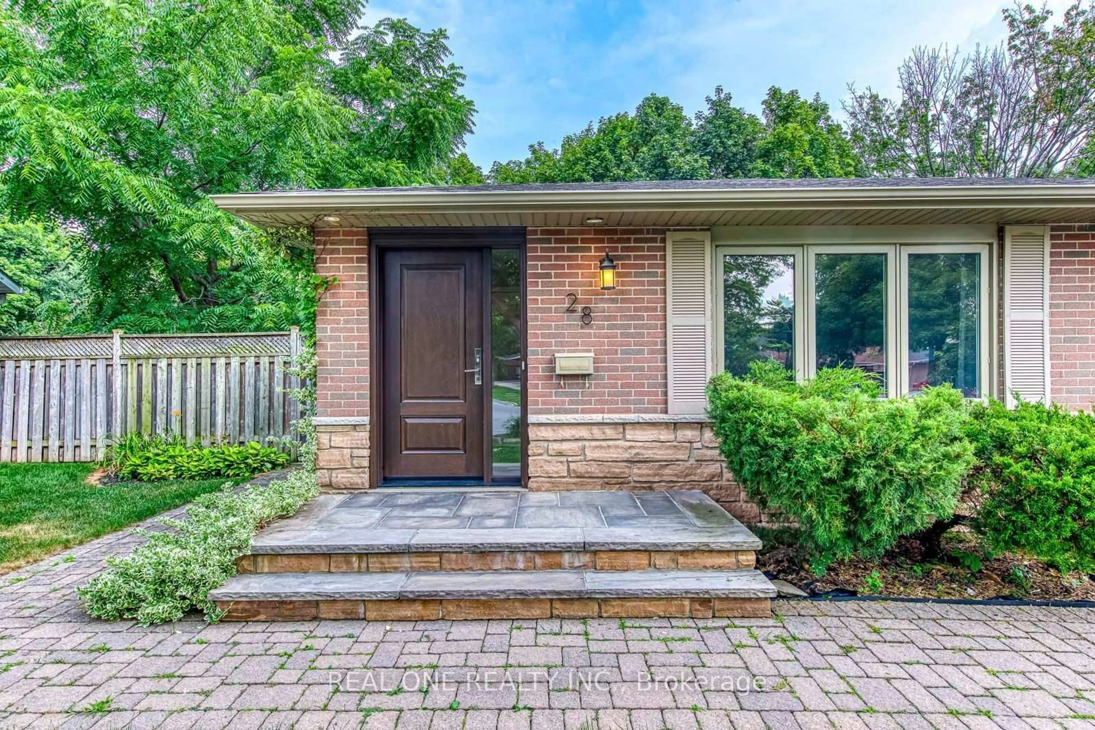 Home with brick exterior material, street for 28 Osborne Cres, Oakville Ontario L6H 1G1