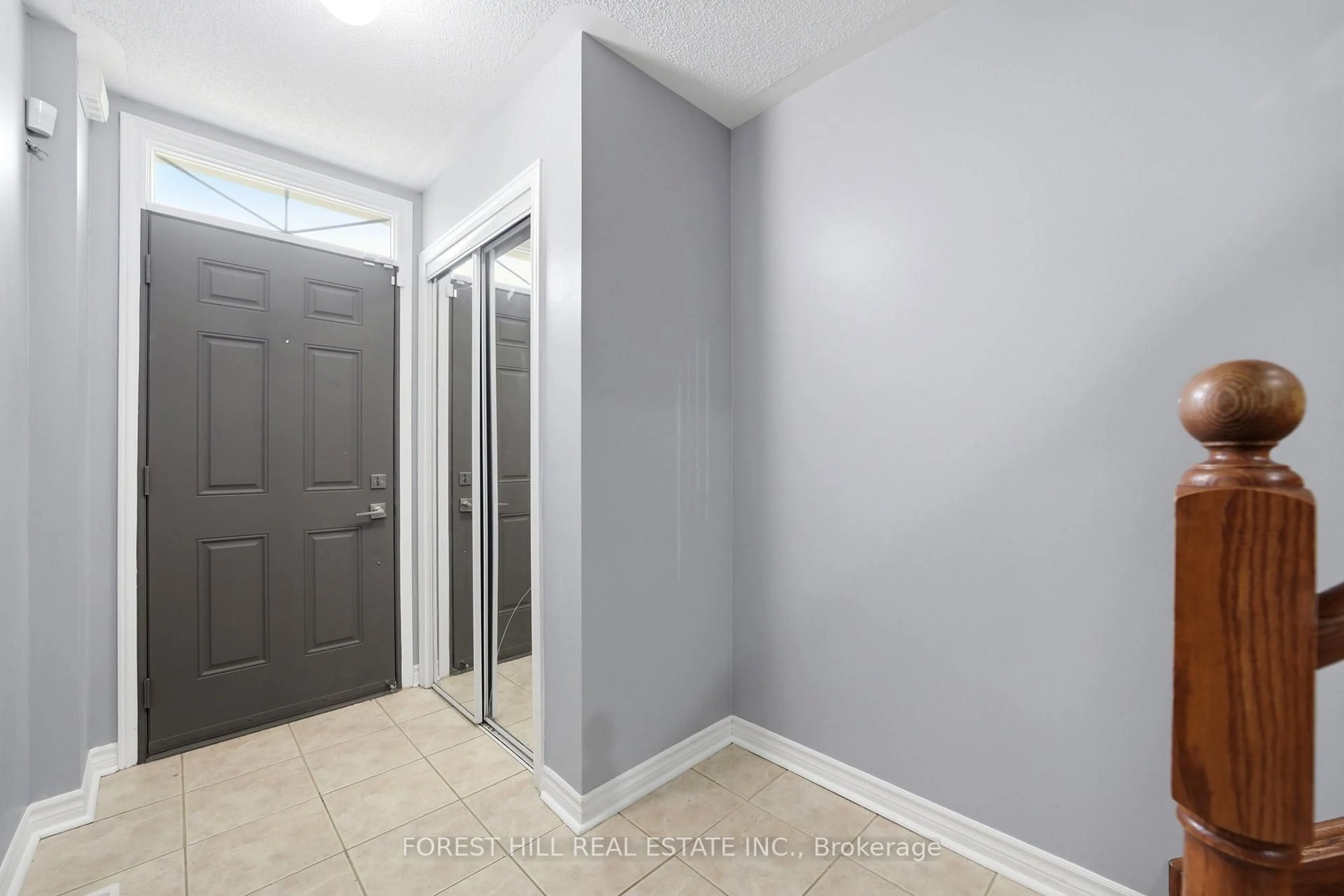 Indoor entryway for 12 Lambrinos Lane, Toronto Ontario M3N 0A1