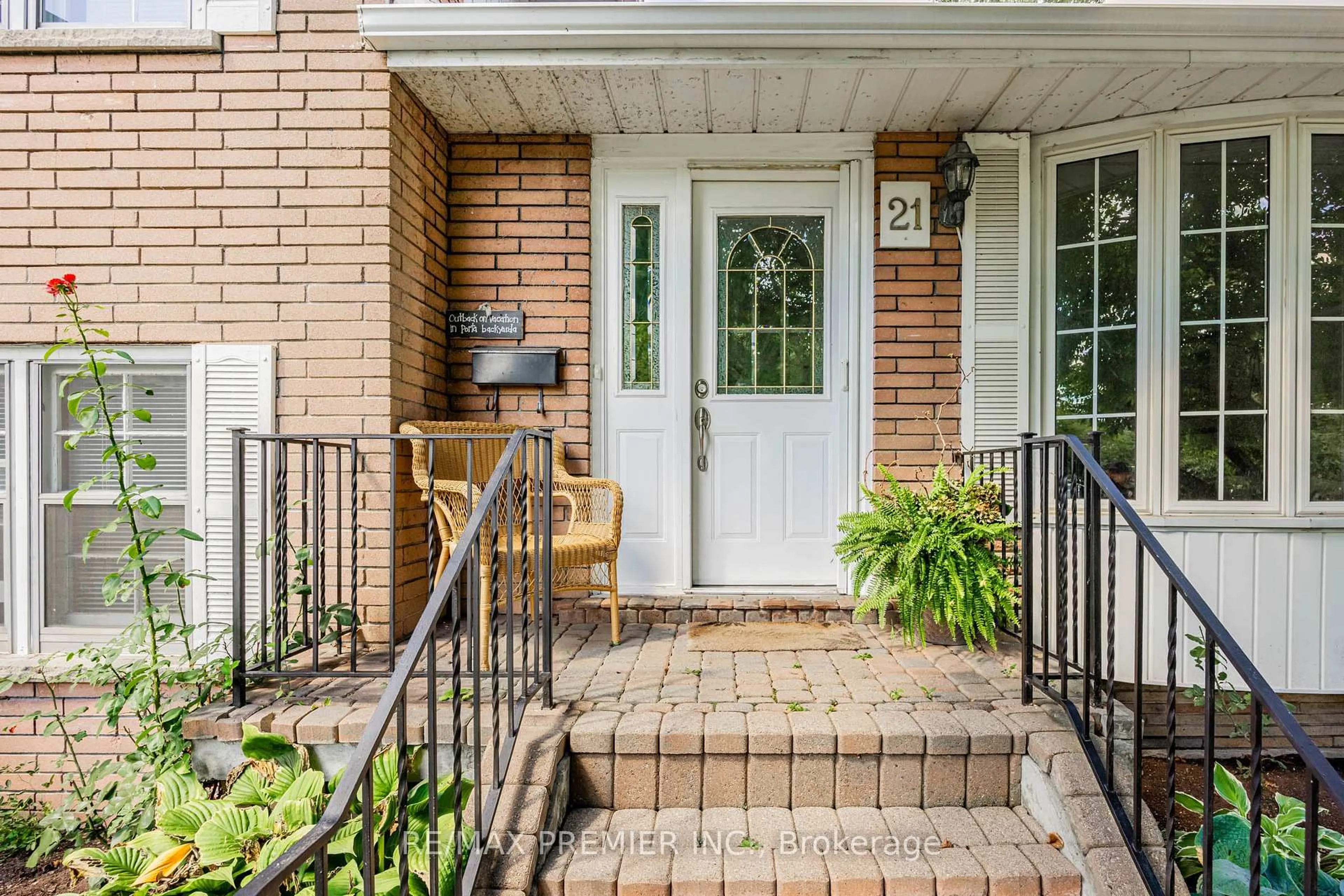Unknown for 21 Halbadier Pl, Toronto Ontario M9B 2H4