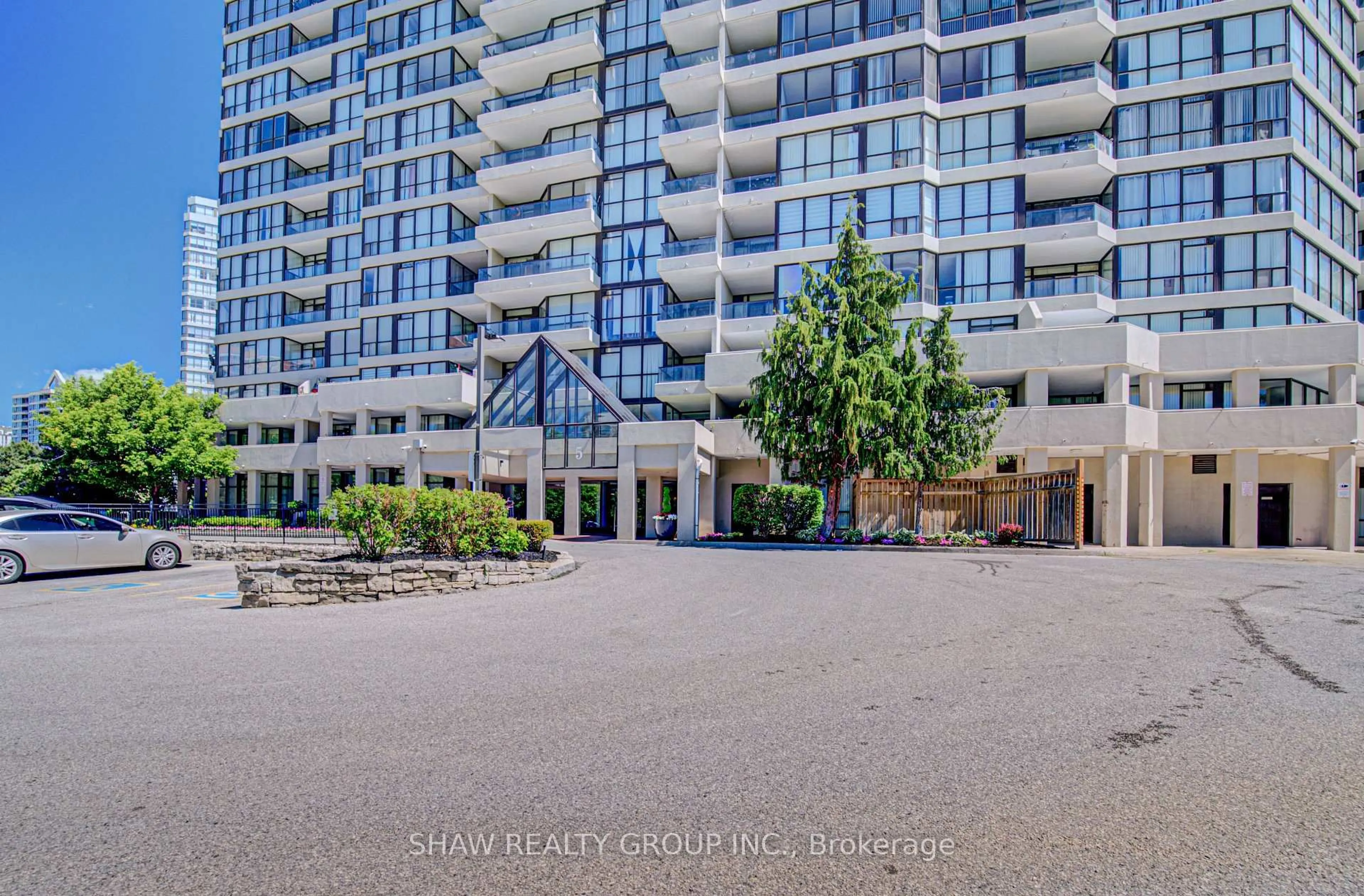 Patio, water/lake/river/ocean view for 5 Rowntree Rd #1109, Toronto Ontario M9V 5G9