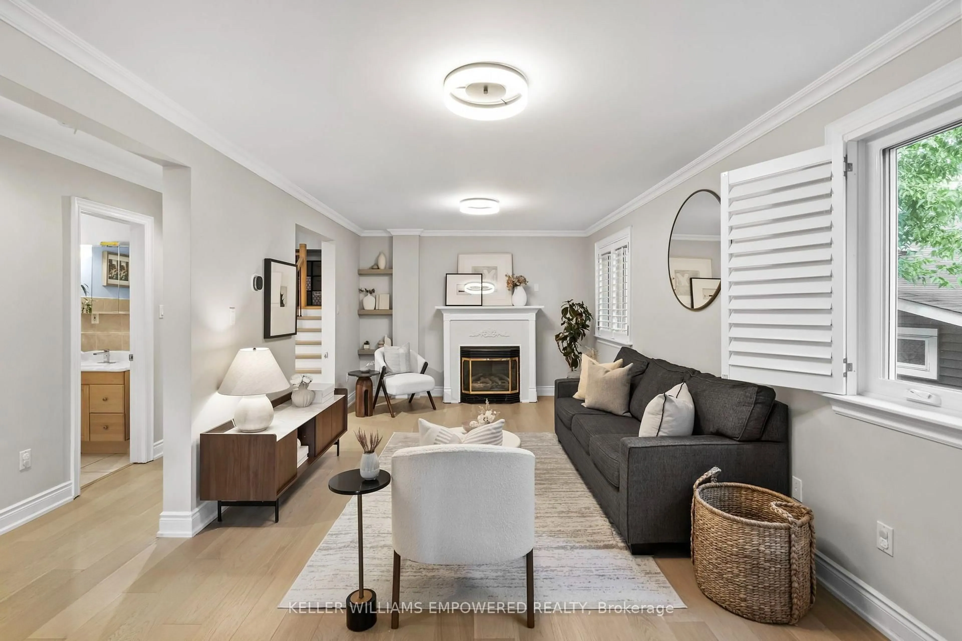Living room with furniture, unknown for 88 Foch Ave, Toronto Ontario M8W 3X6