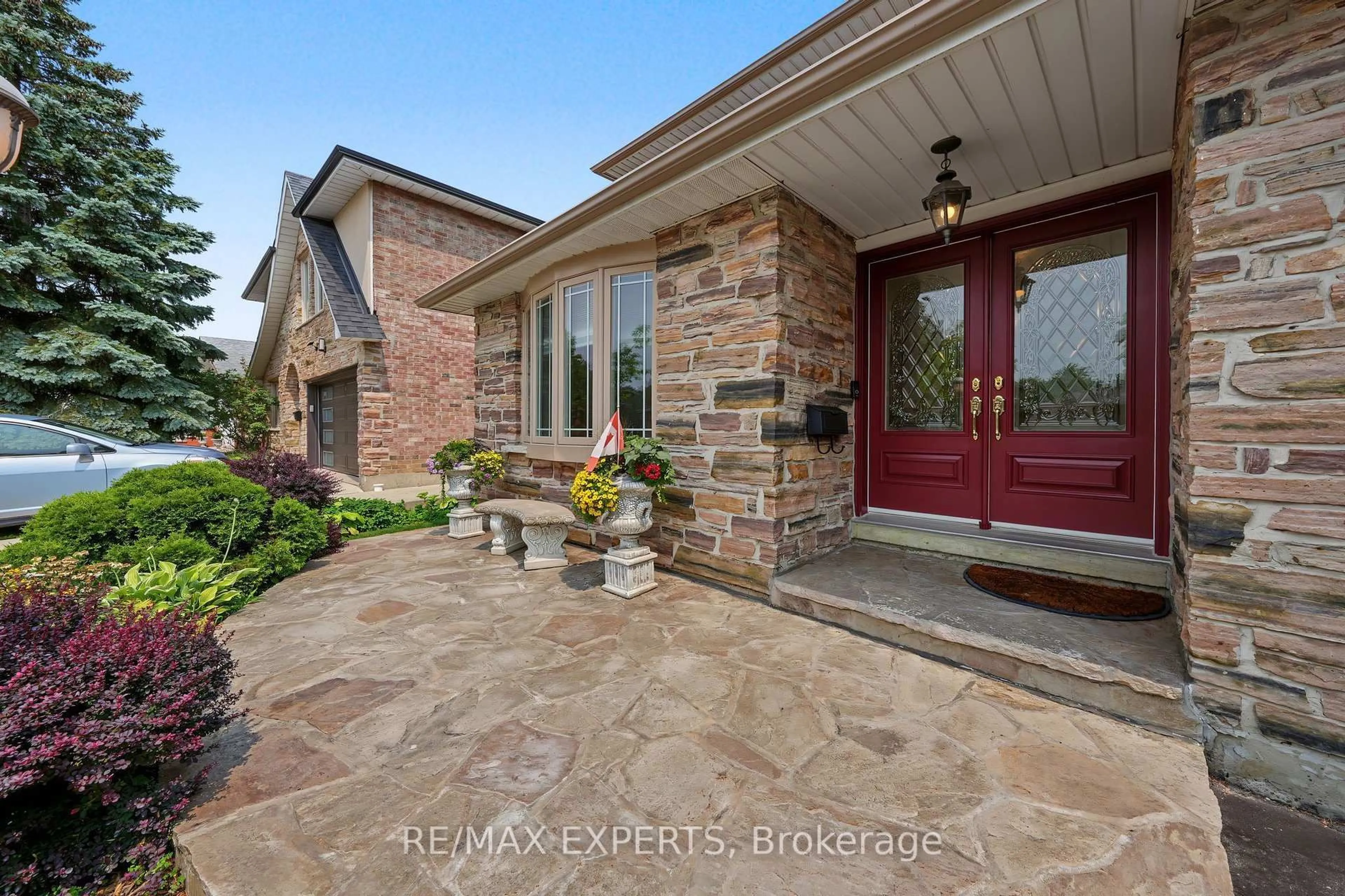 Home with brick exterior material, street for 2387 Chilsworthy Ave, Mississauga Ontario L5B 2R4