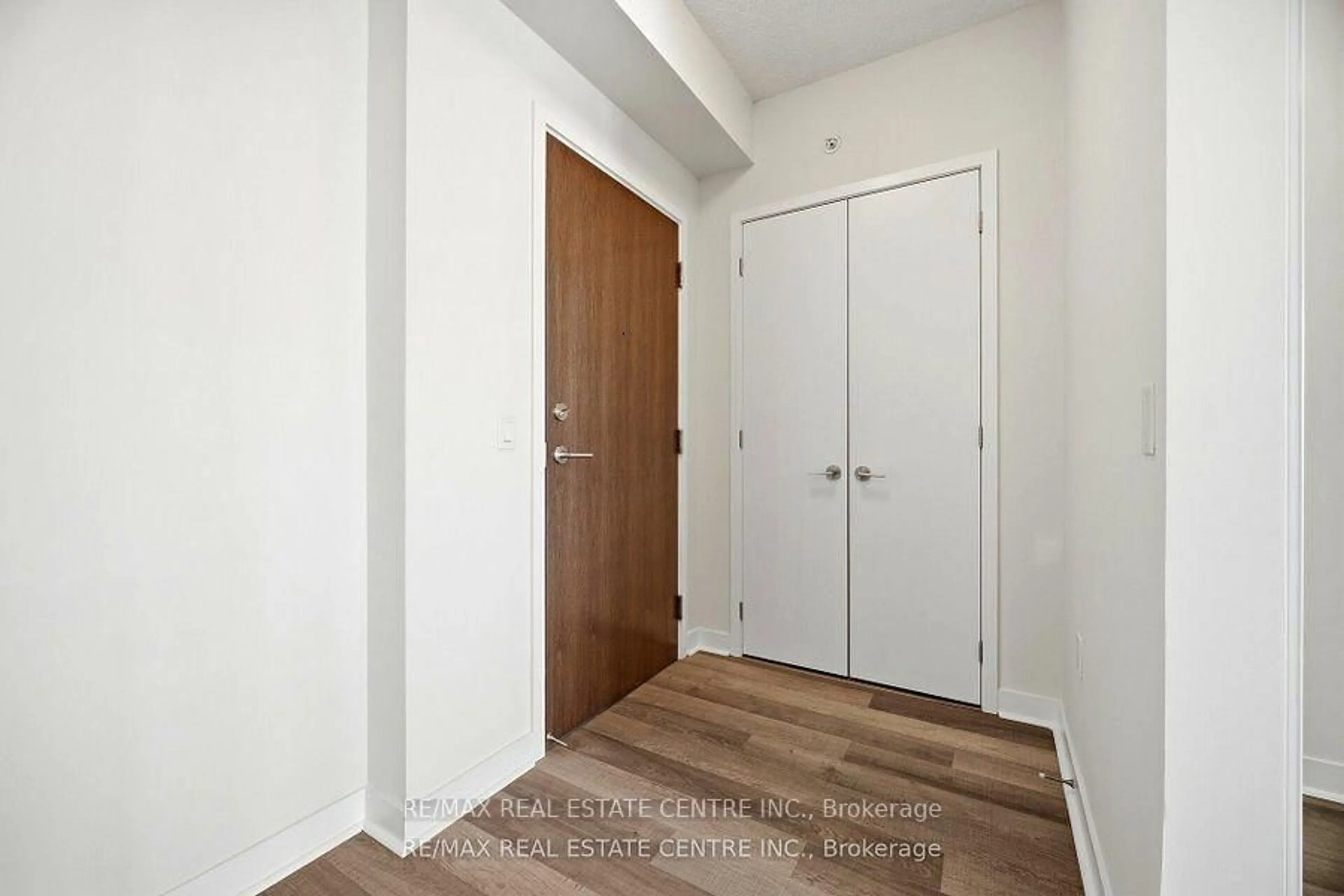 Indoor entryway for 3975 Grand Park Dr #2910, Mississauga Ontario L5B 0K4