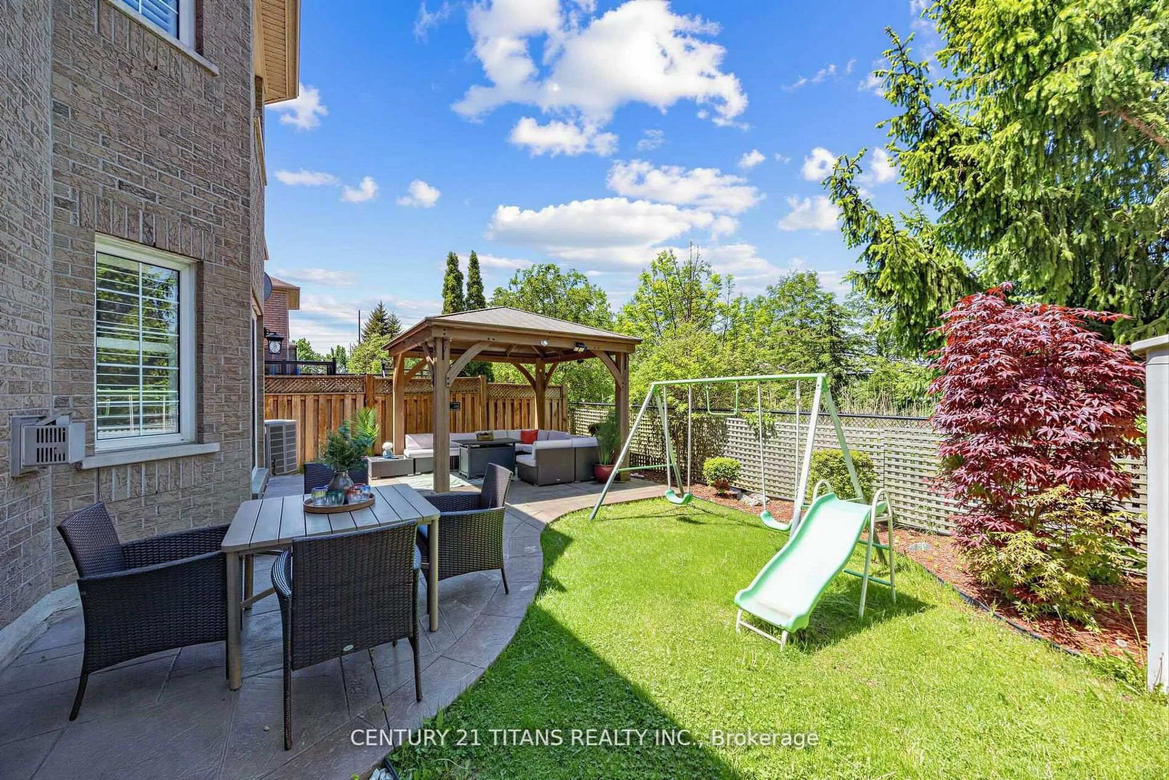 Patio, street for 3865 Brinwood Gate, Mississauga Ontario L5M 7H3