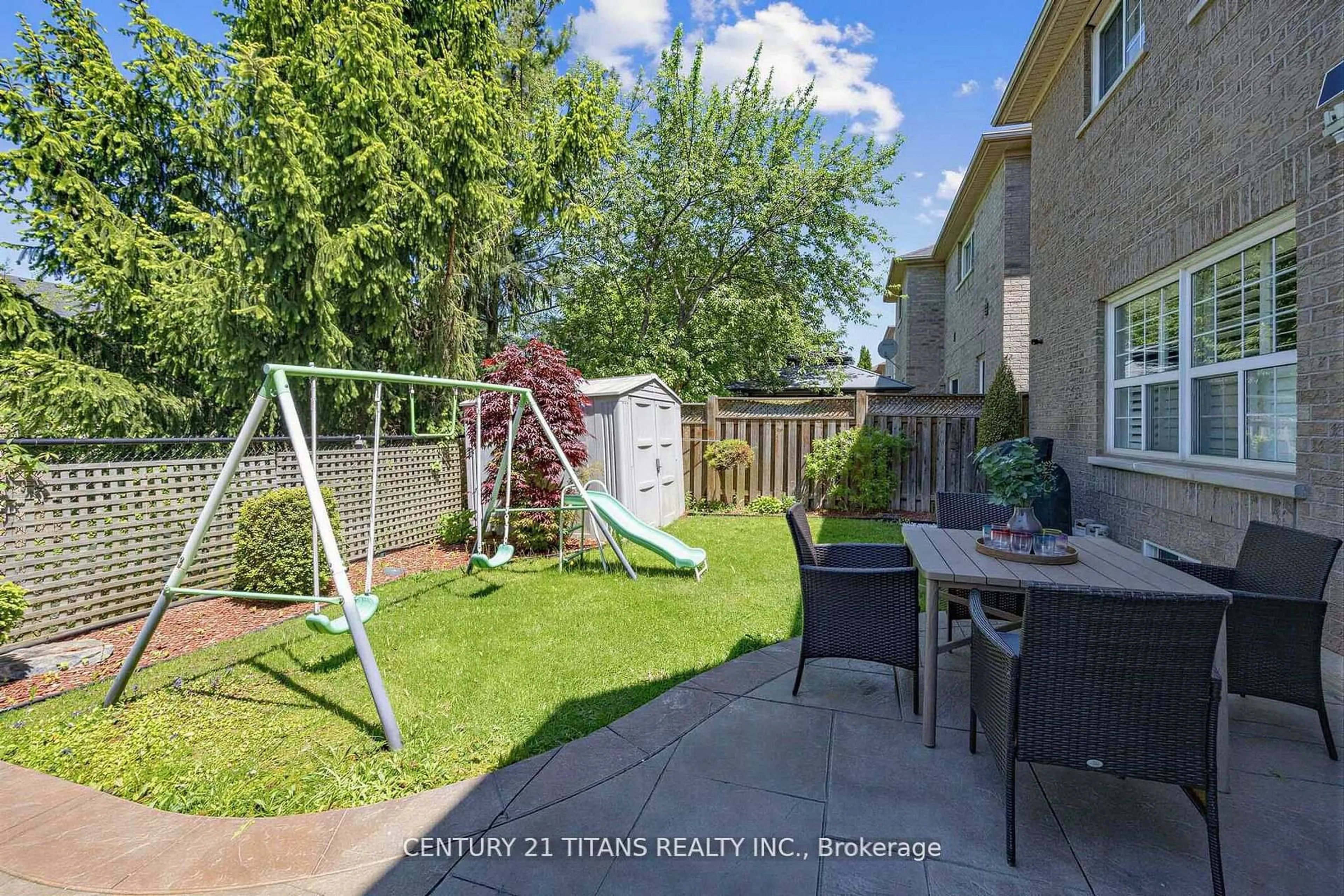 Patio, unknown for 3865 Brinwood Gate, Mississauga Ontario L5M 7H3