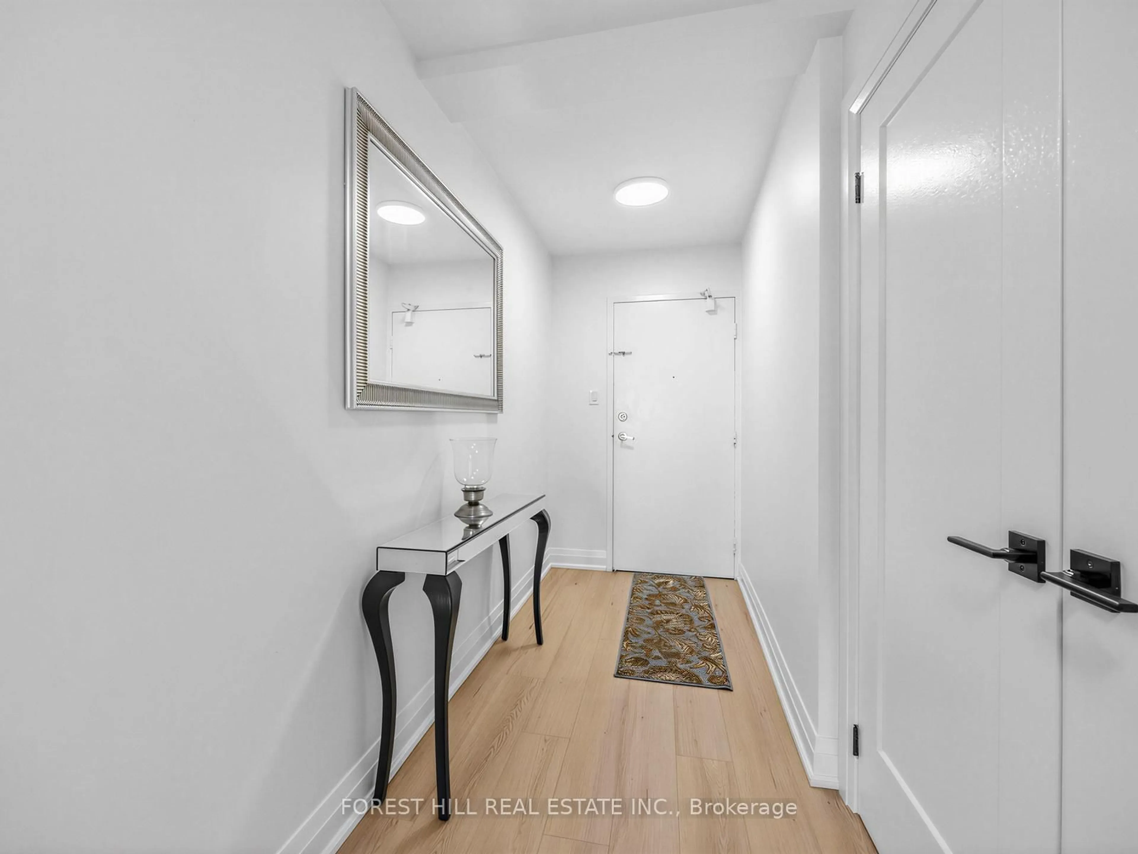 Indoor entryway for 236 Albion Rd #1812, Toronto Ontario M9W 6A6