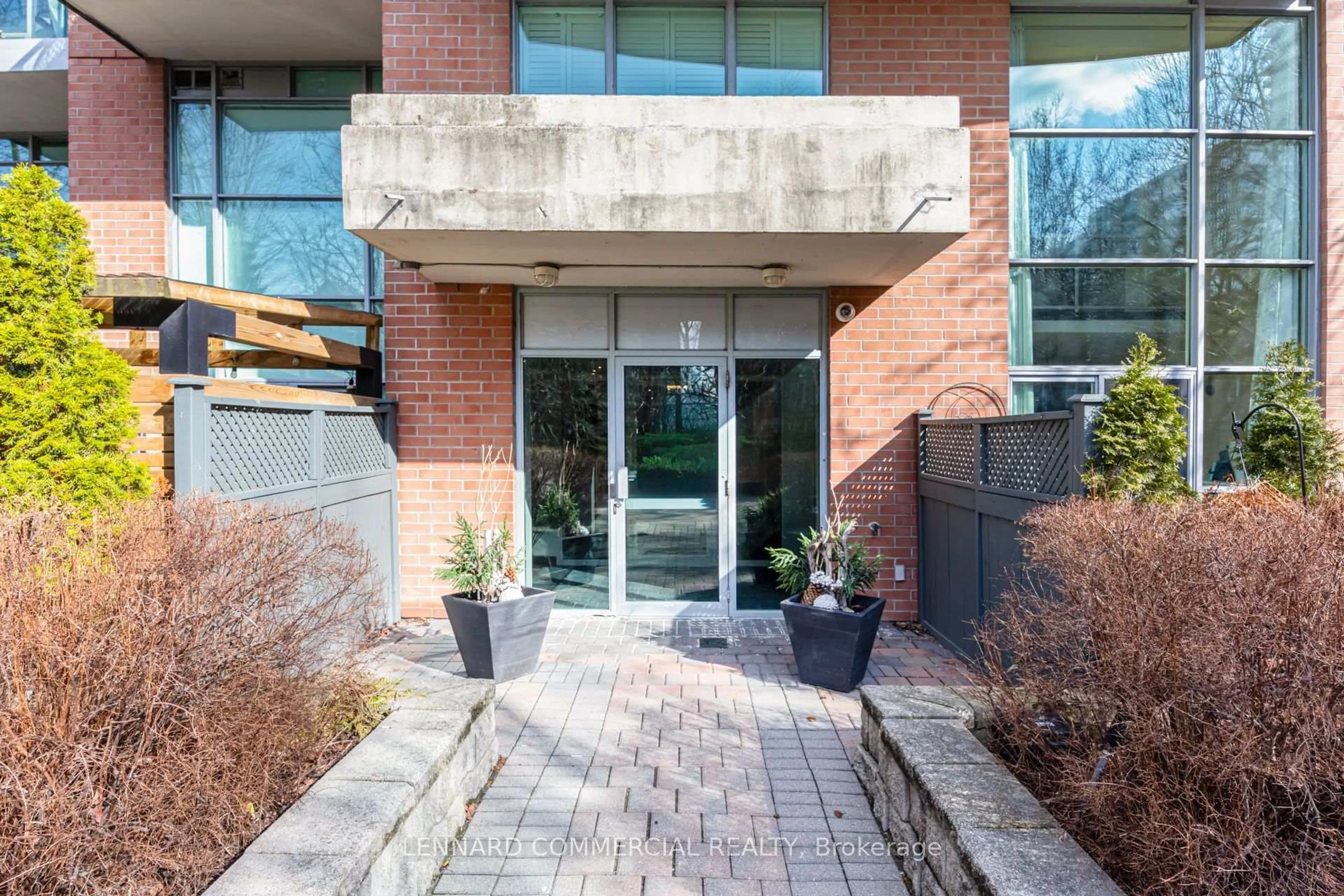 Unknown for 200 Manitoba St #417, Toronto Ontario M8Y 3Y9