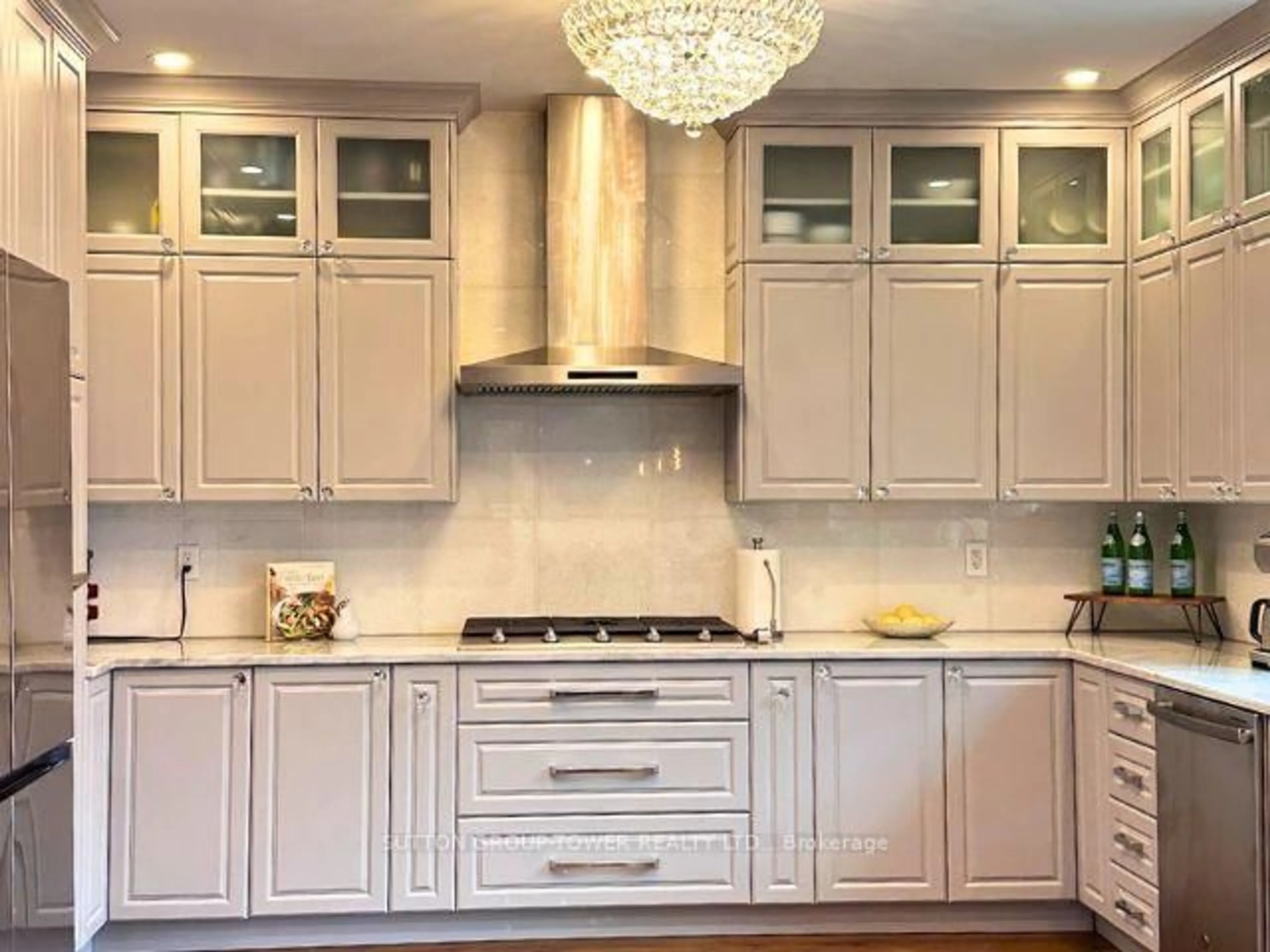 Contemporary kitchen, ceramic/tile floor for 6 Midnightsun Tr, Brampton Ontario L6R 3K9