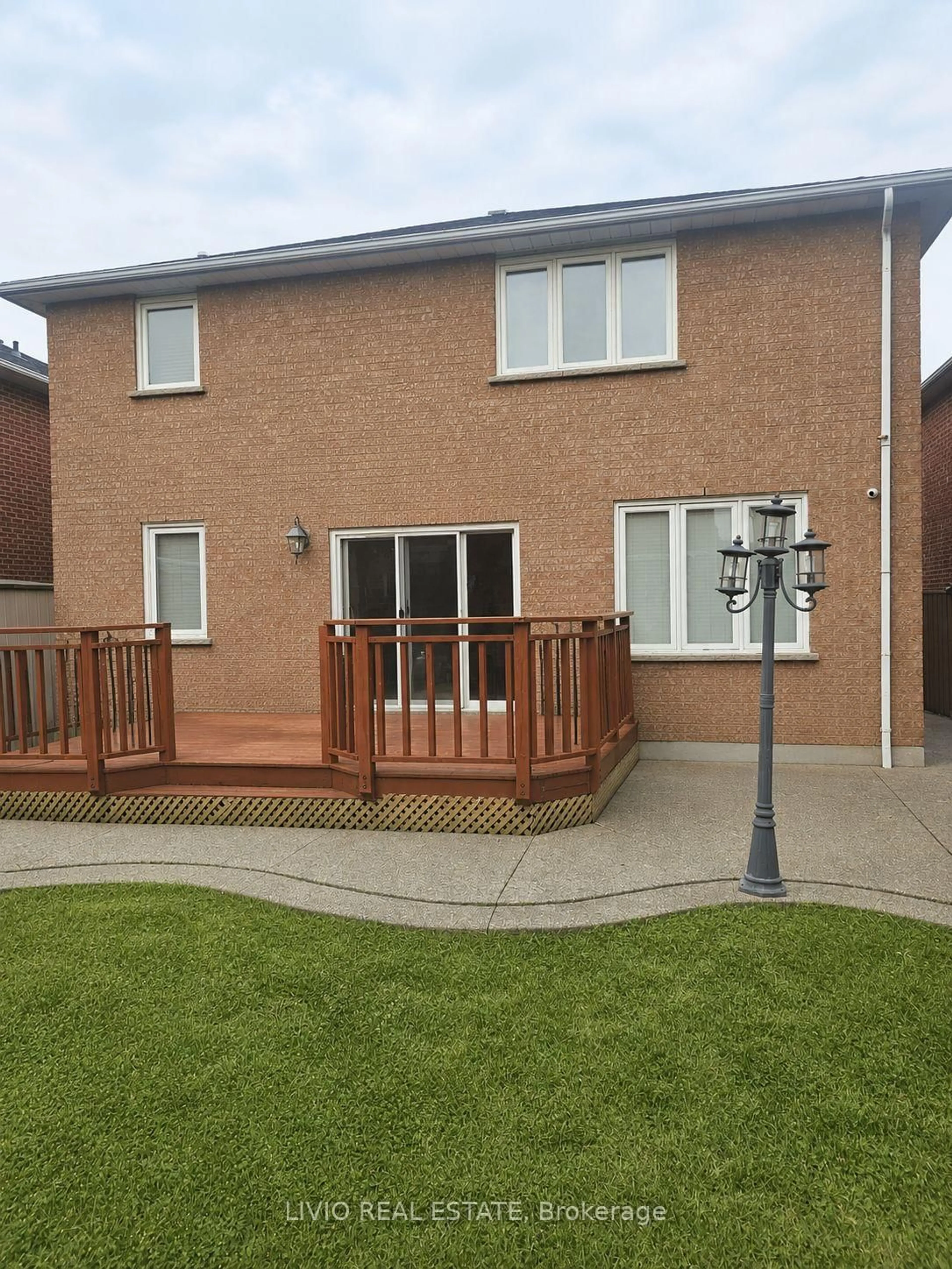 Patio, street for 3067 Eden Oak Cres, Mississauga Ontario L5L 5V2