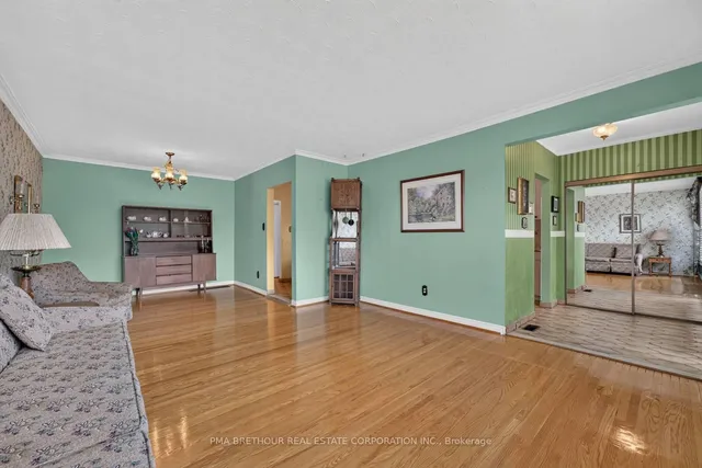 65 Goldsboro Rd, Toronto 3