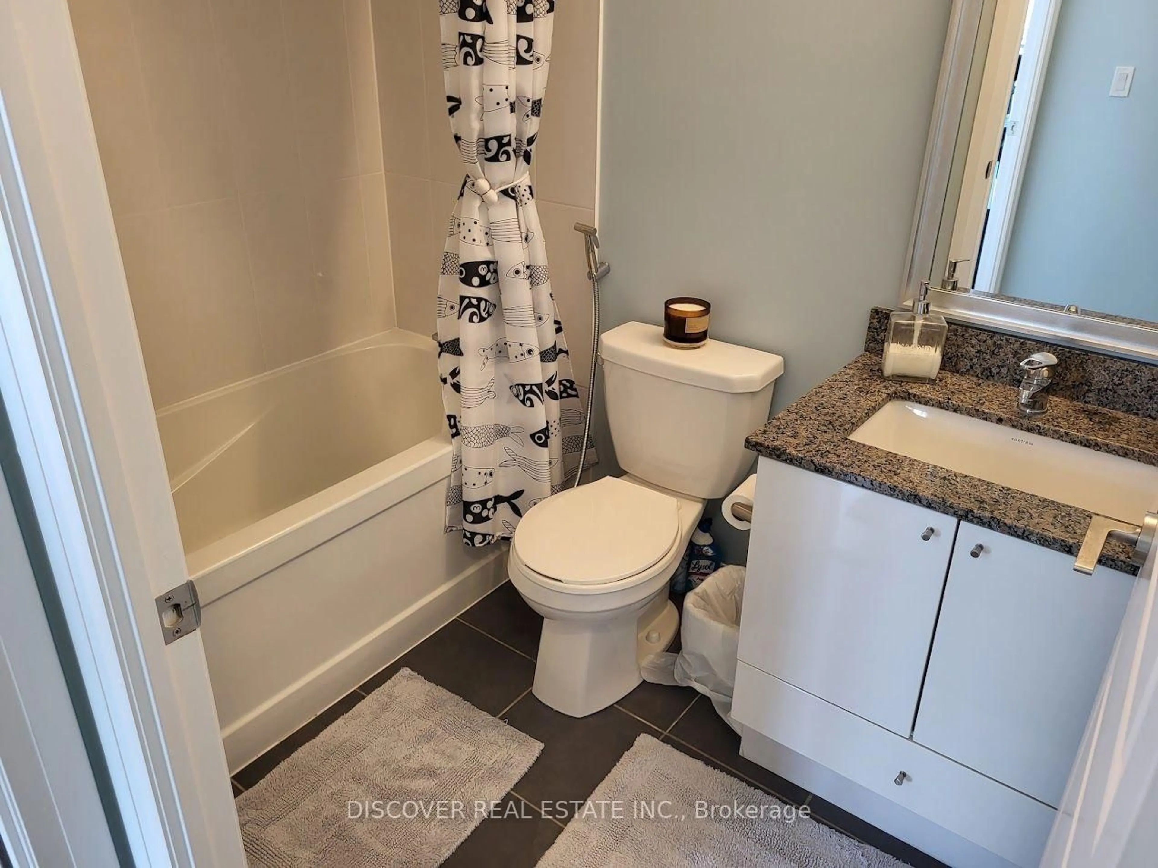 Standard bathroom, ceramic/tile floor for 55 Eglinton Ave #2402, Mississauga Ontario L5R 0E4